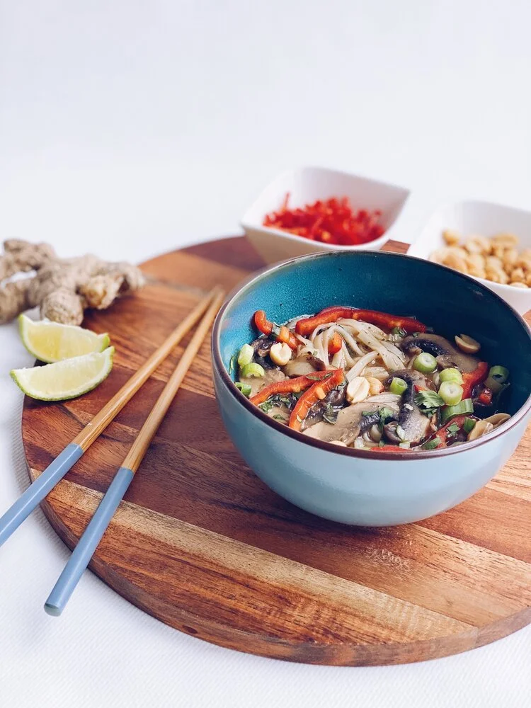 Vietnamese pho met gebakken portobello