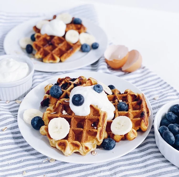 Havermout-kwarkwafels met blauwe bessen