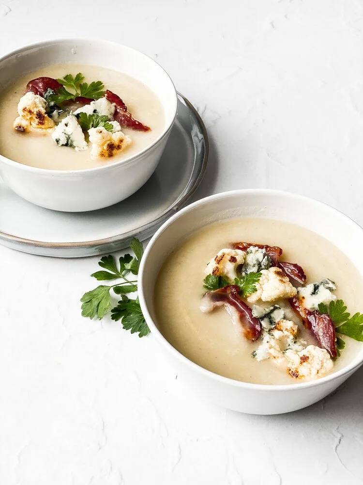 Bloemkoolsoep met blauwe kaas en spek