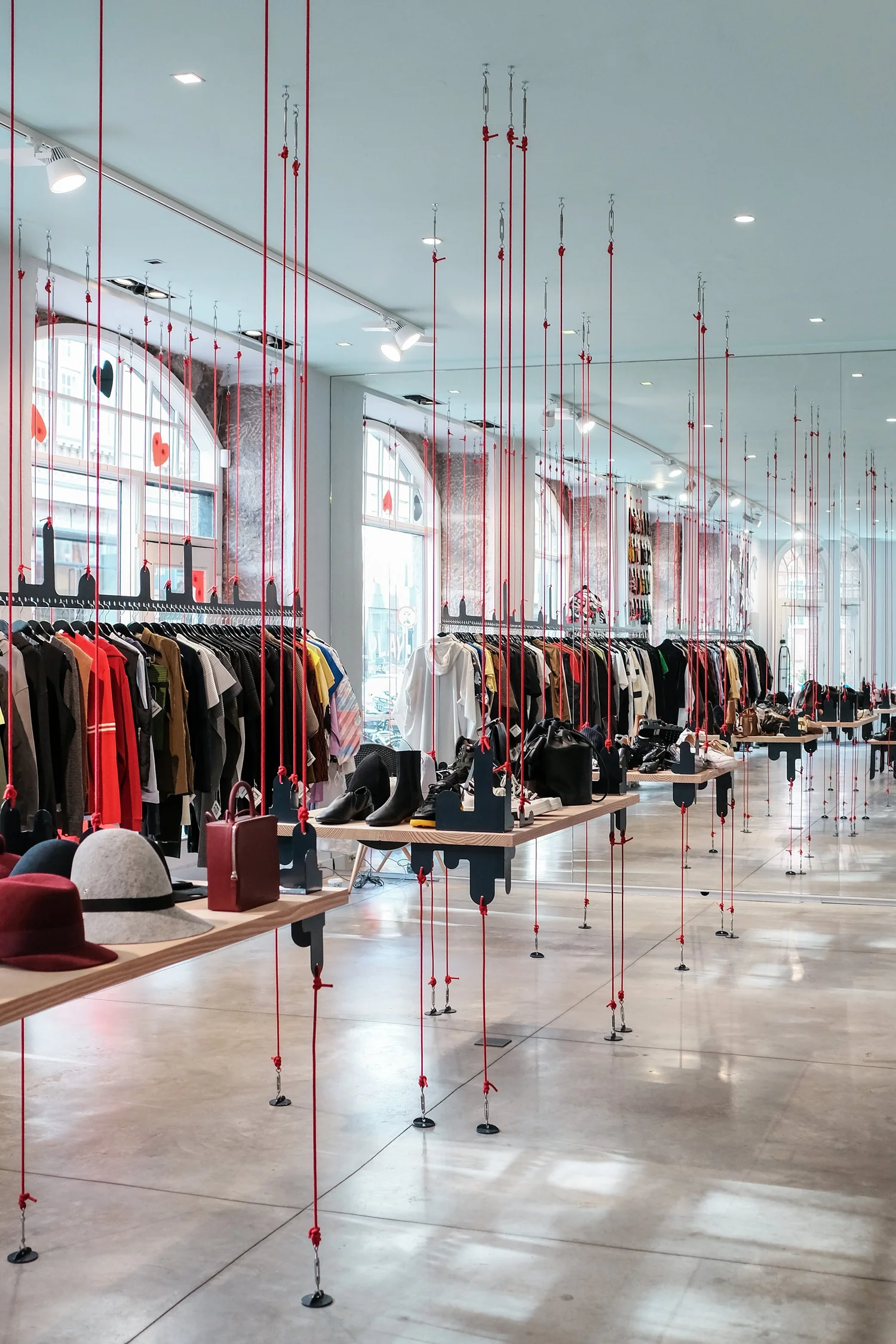 Henrik Vibskov Boutiques butik med tøj, accessories og karakteristisk indretning