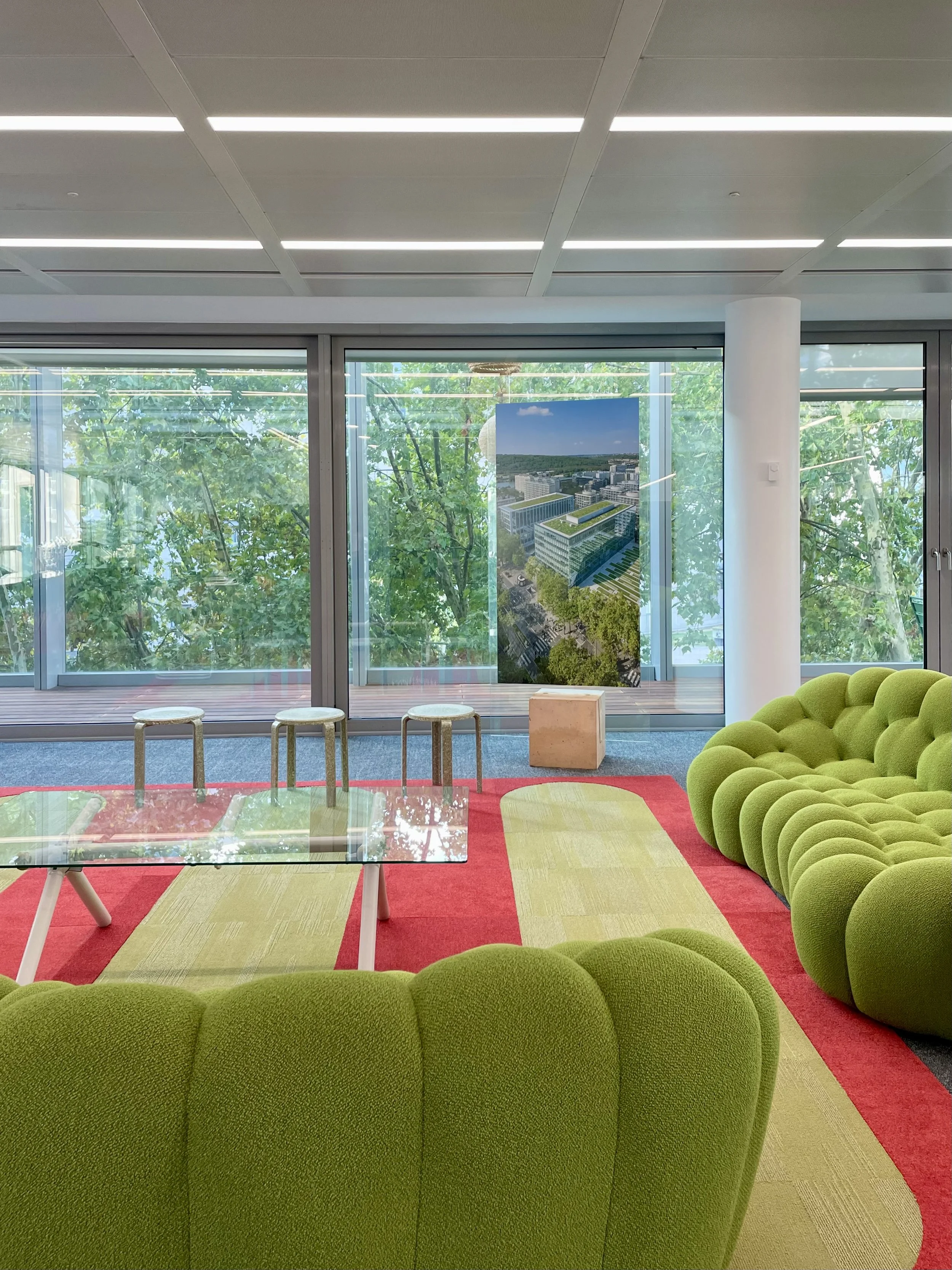 FEAT - 4 Espaces satellites