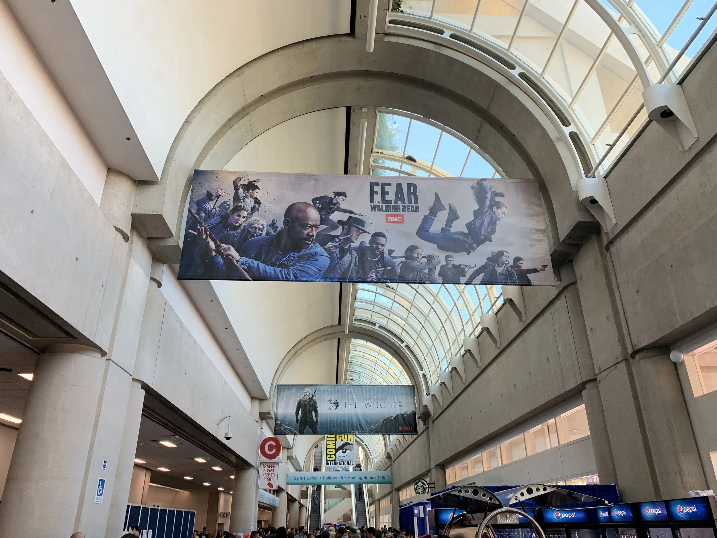 amc-fear-the-walking-dead-banner-in-situ.jpg