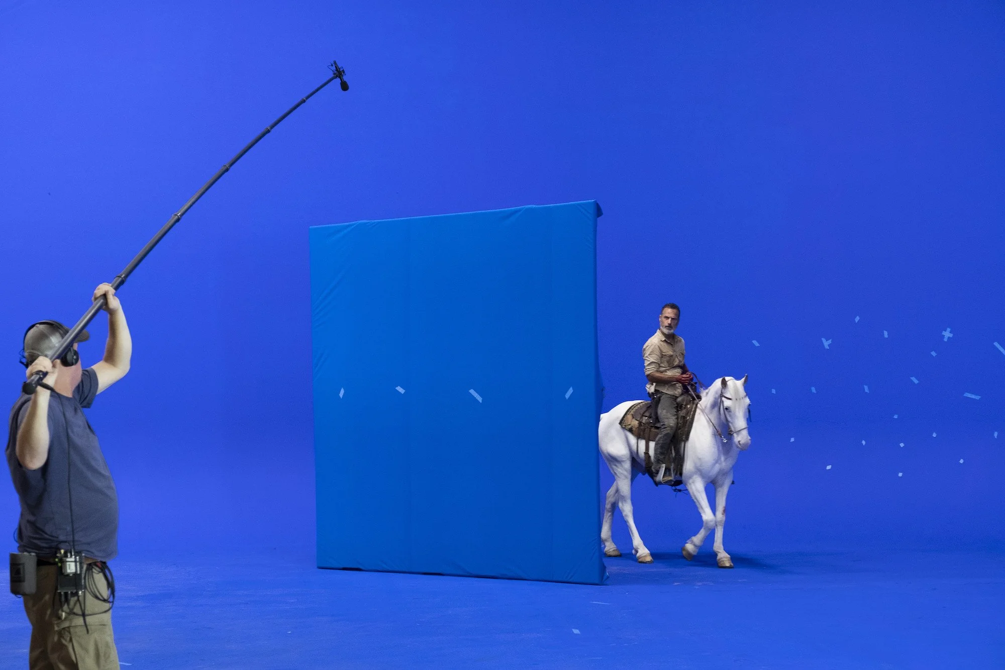 amc-the-walking-dead-rick-on-horse-bluescreen.jpg