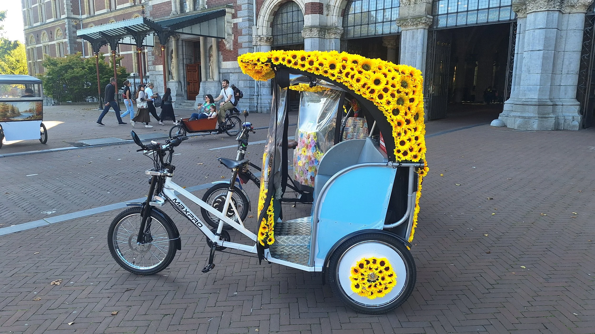 fietstaxi-biketaxi-rickshaw-pedicab