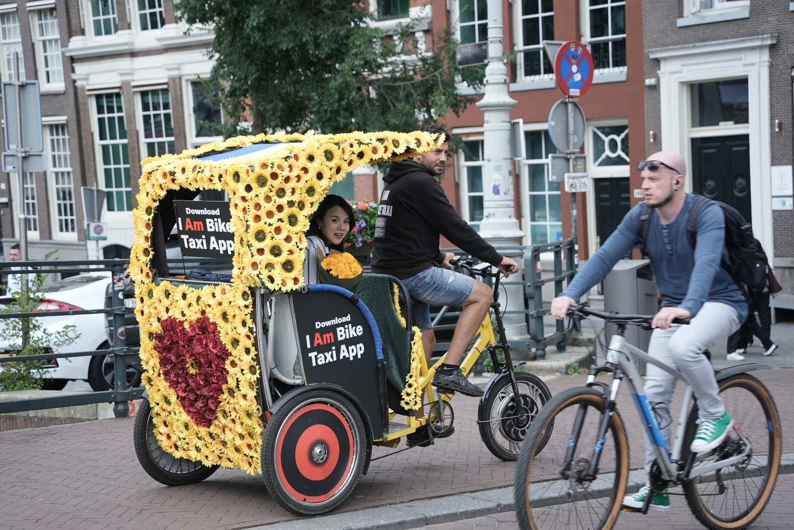 fietstaxi-biketaxi-rickshaw-pedicab