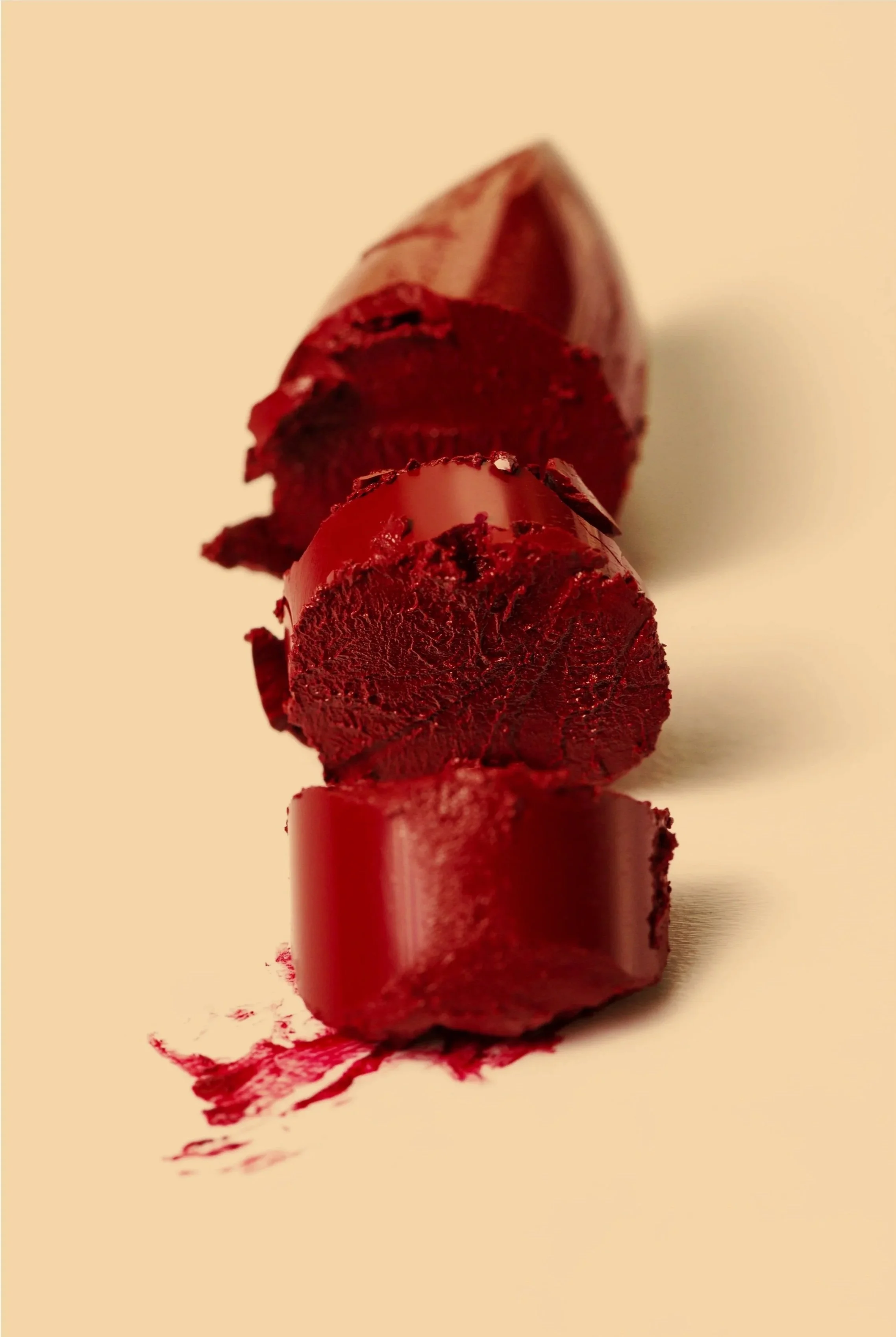 closeup-broken-beautiful-classic-red-lipstick-fashion.jpg