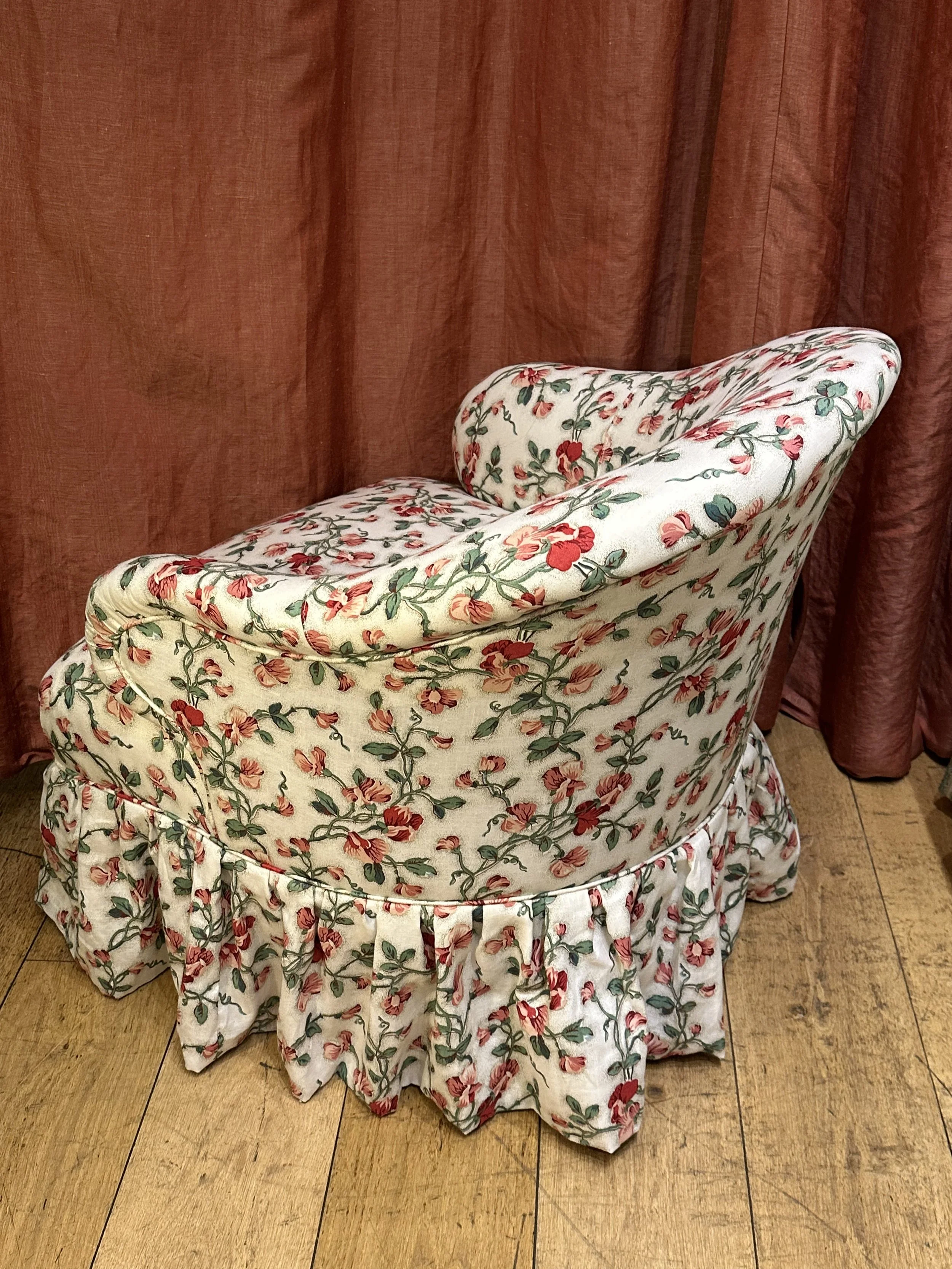 Slipper Chair 08.jpg