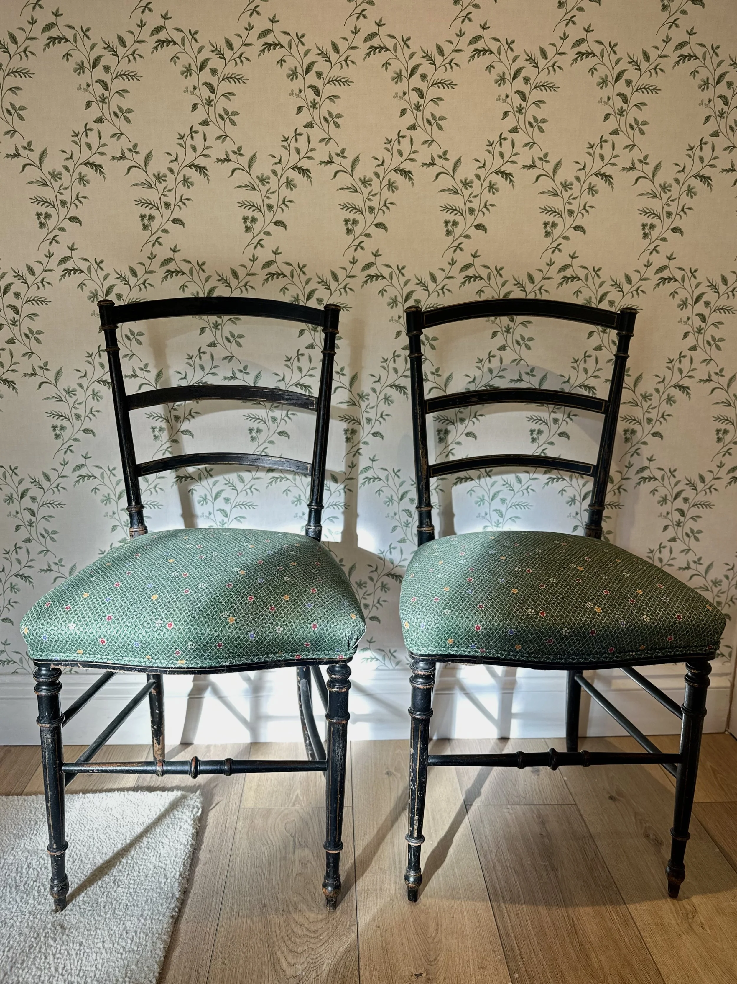 Pair of Chairs 02.jpg