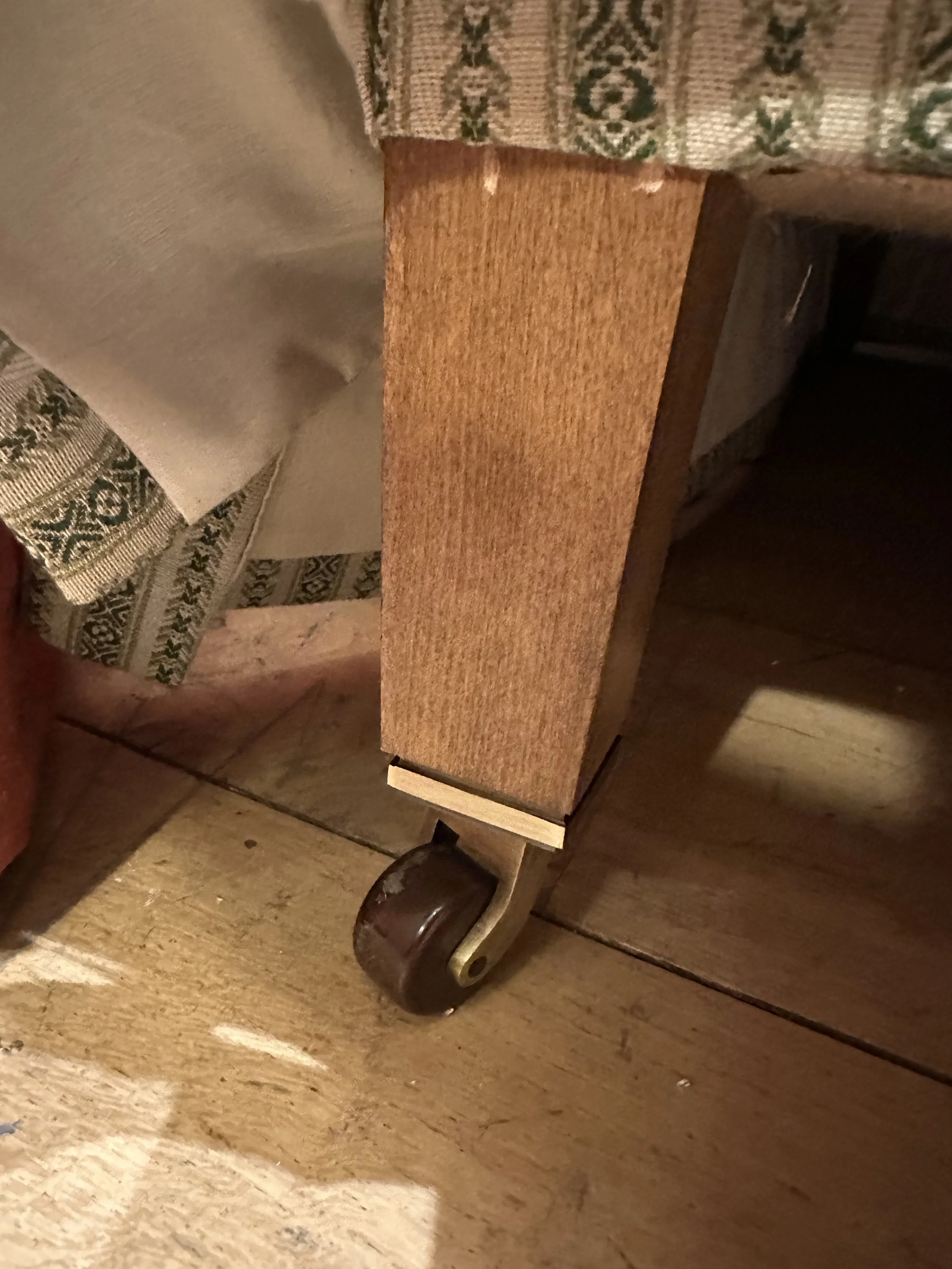 Portalington Sofa 08.jpg