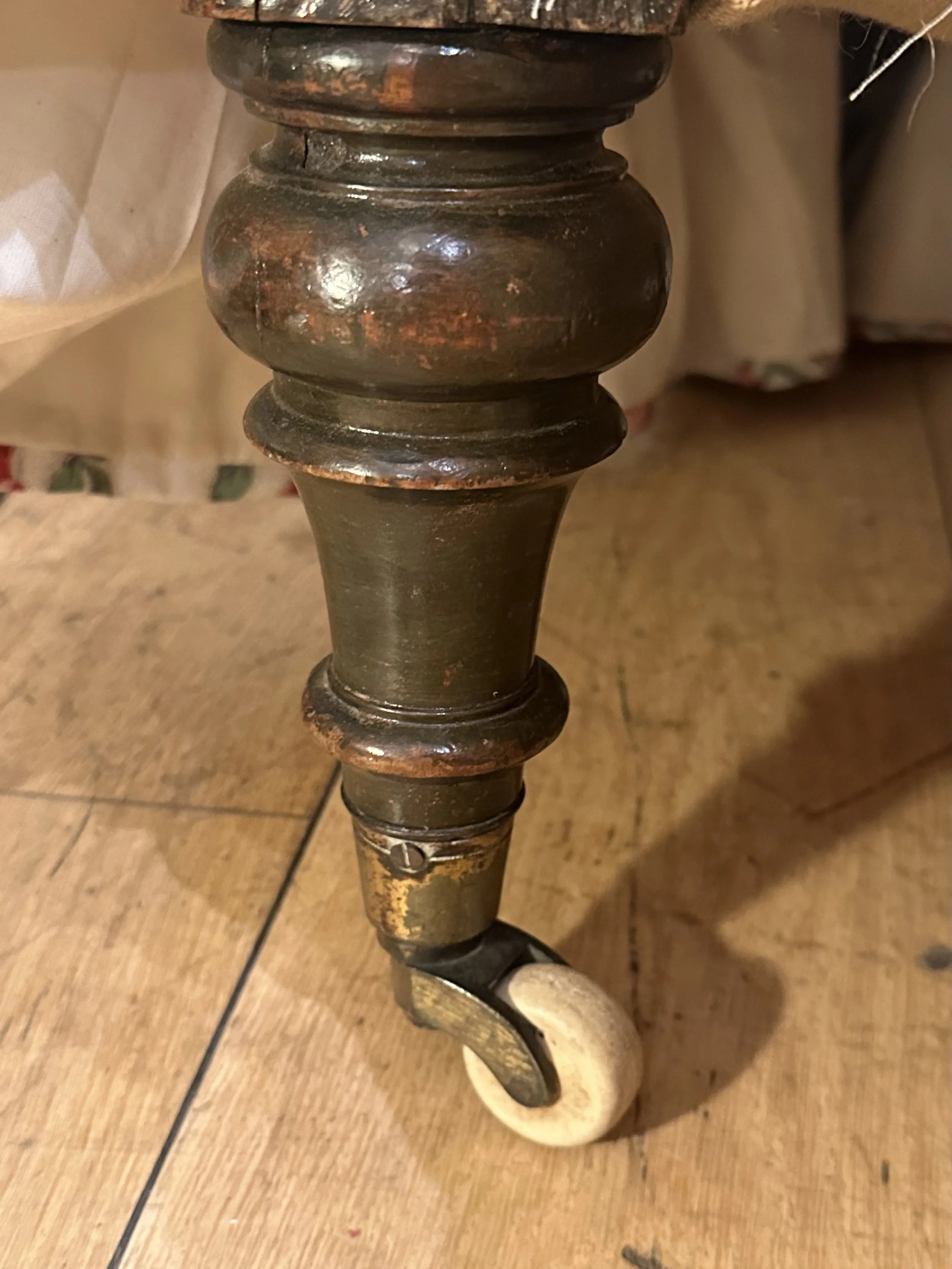 Slipper Chair 10.jpg