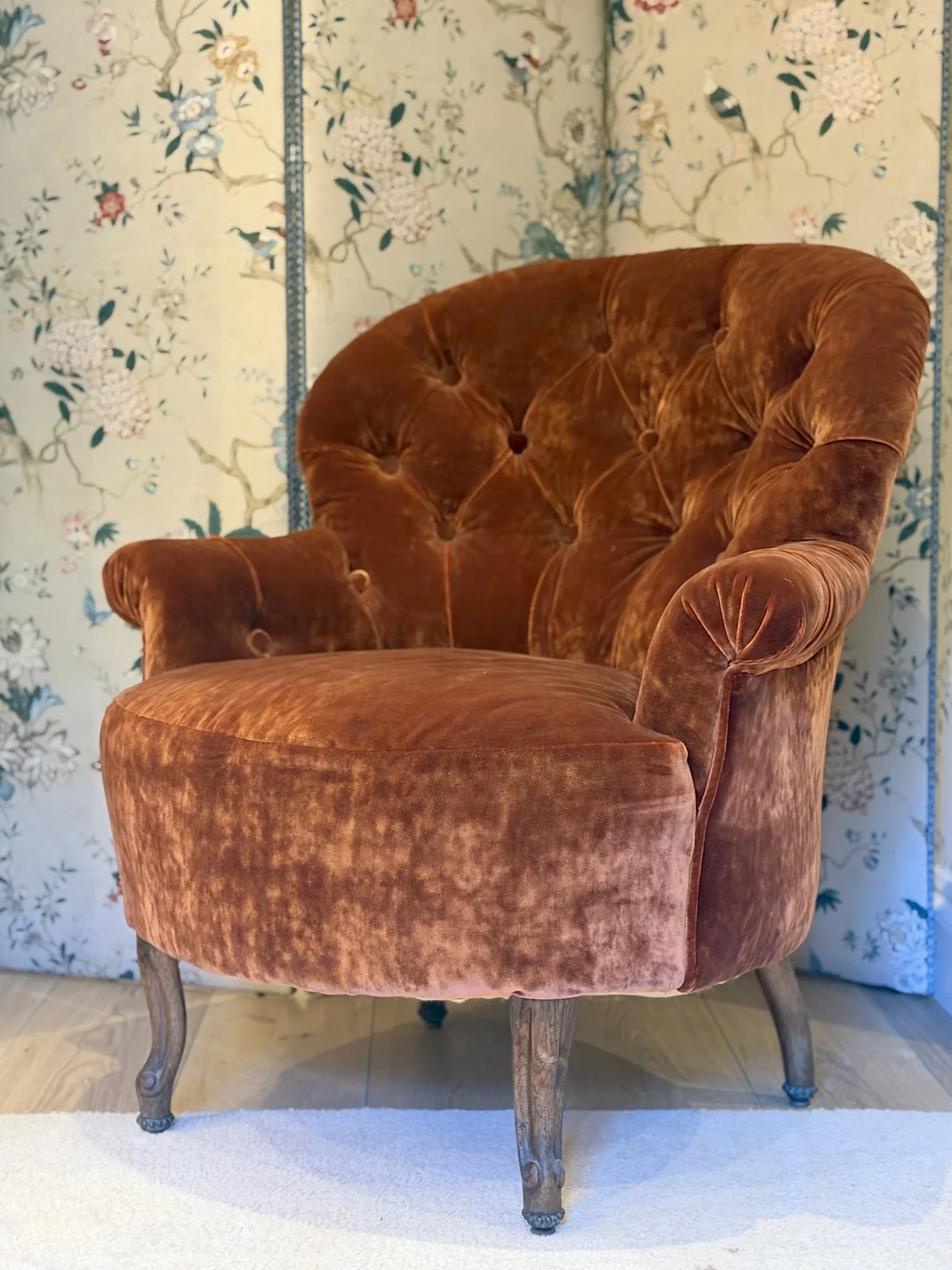 Velvet Crapaud Primary Image 001.jpg