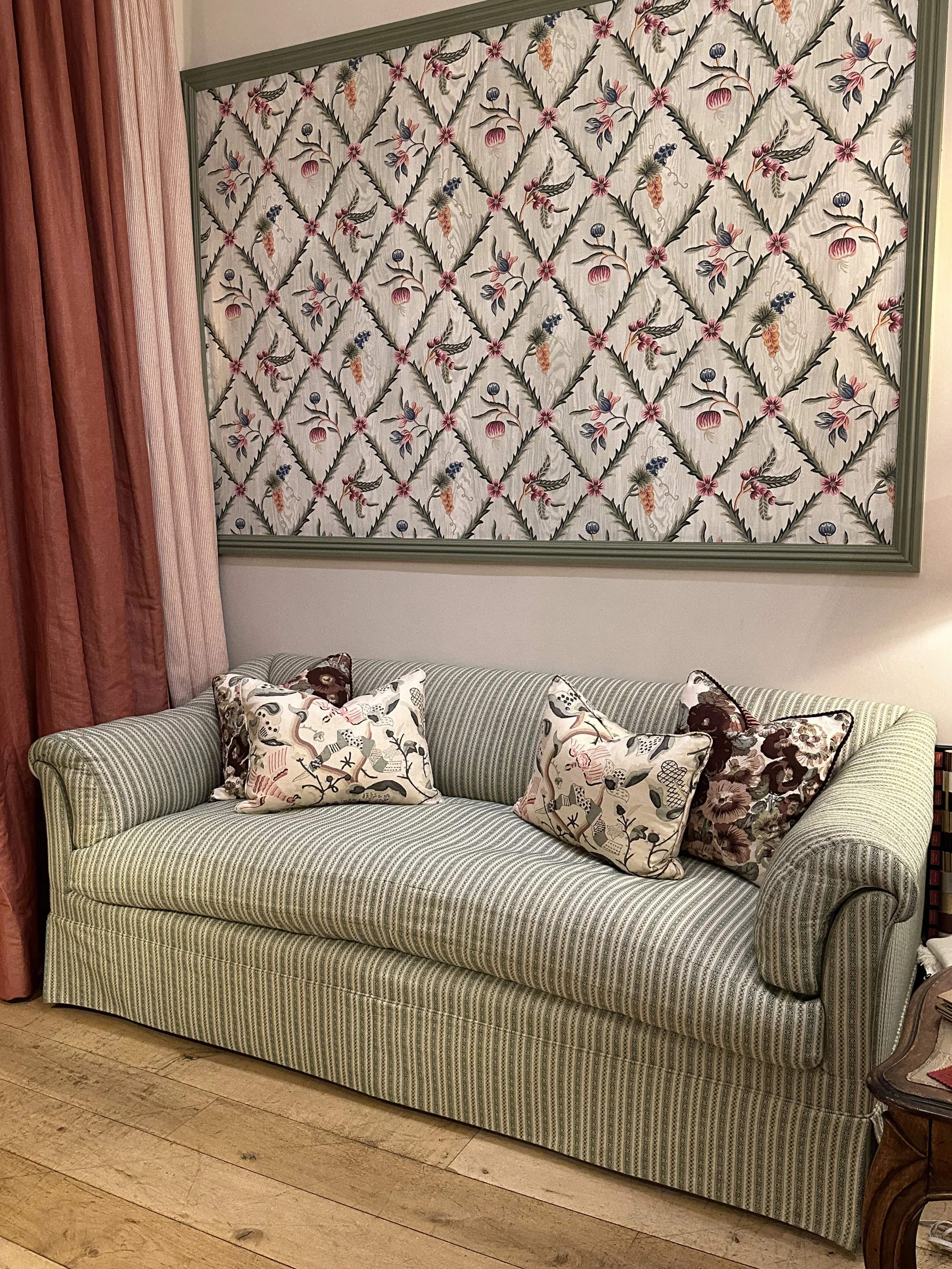 Portalington Sofa 03.jpg