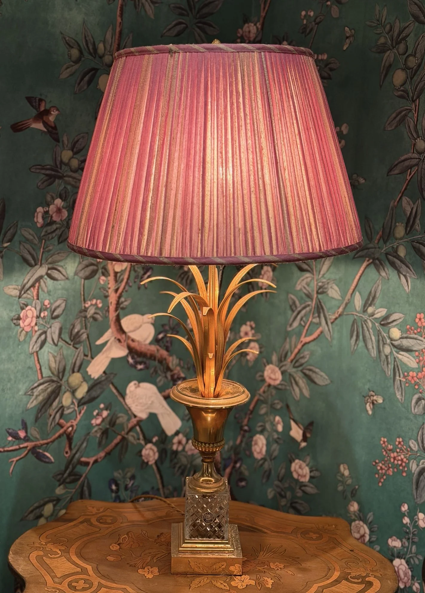 Baccarat Lamp with acorn finial Primary Image 01.jpg