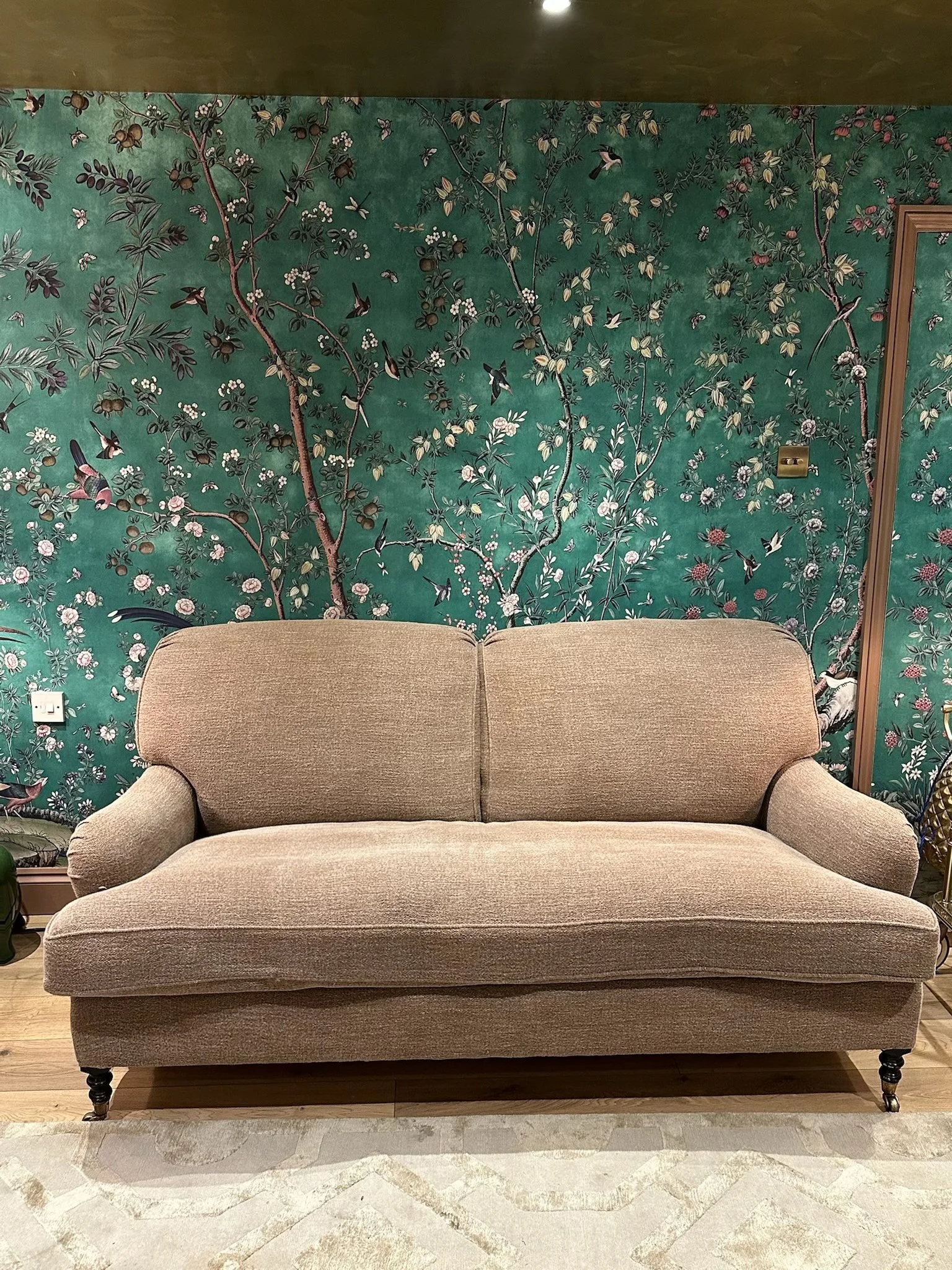 Bridgewater Style Signature Two-Seat Sofa with Deep Seat and Rolled Arms, English