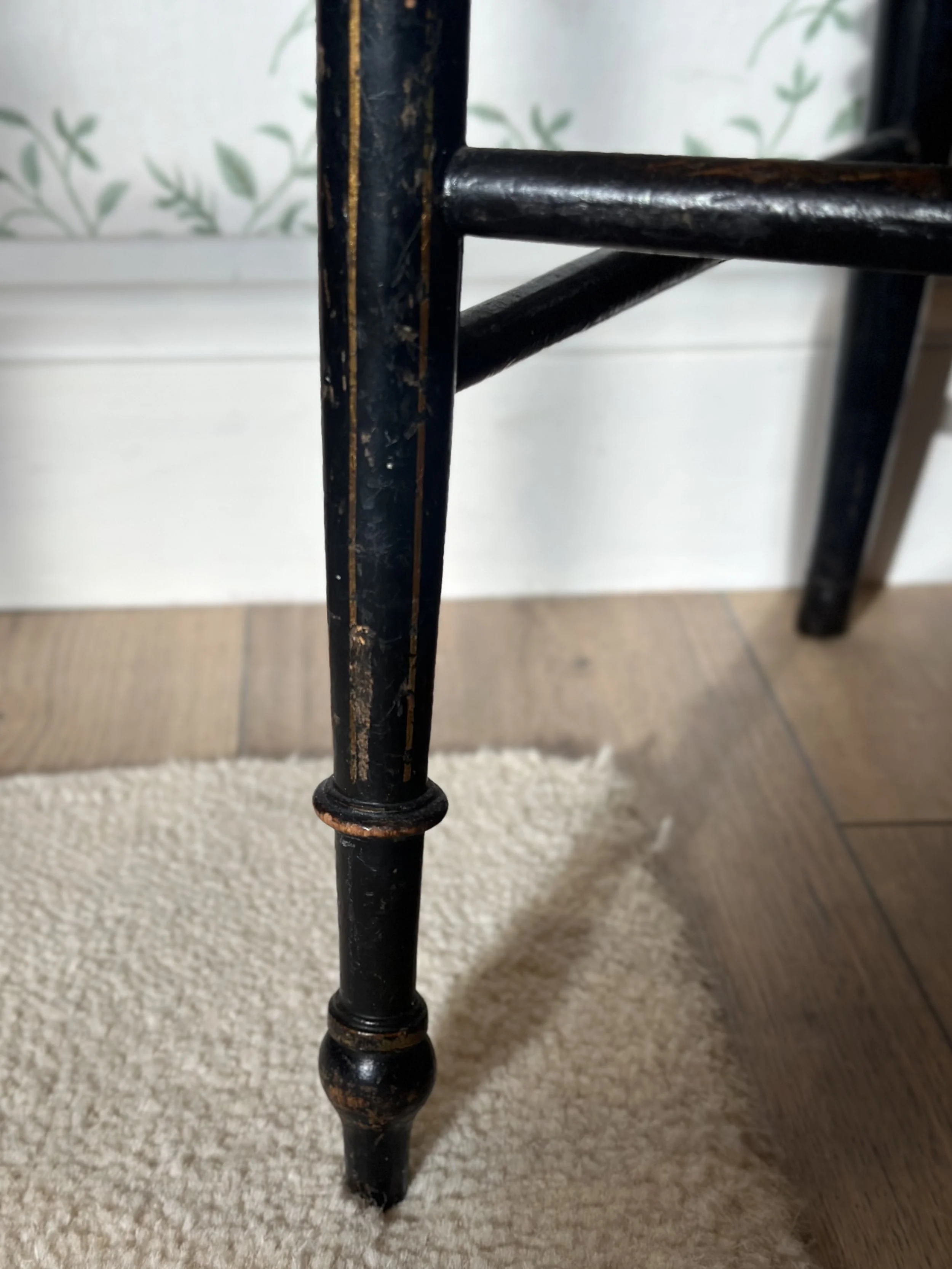 Pair of Chairs 10.jpg