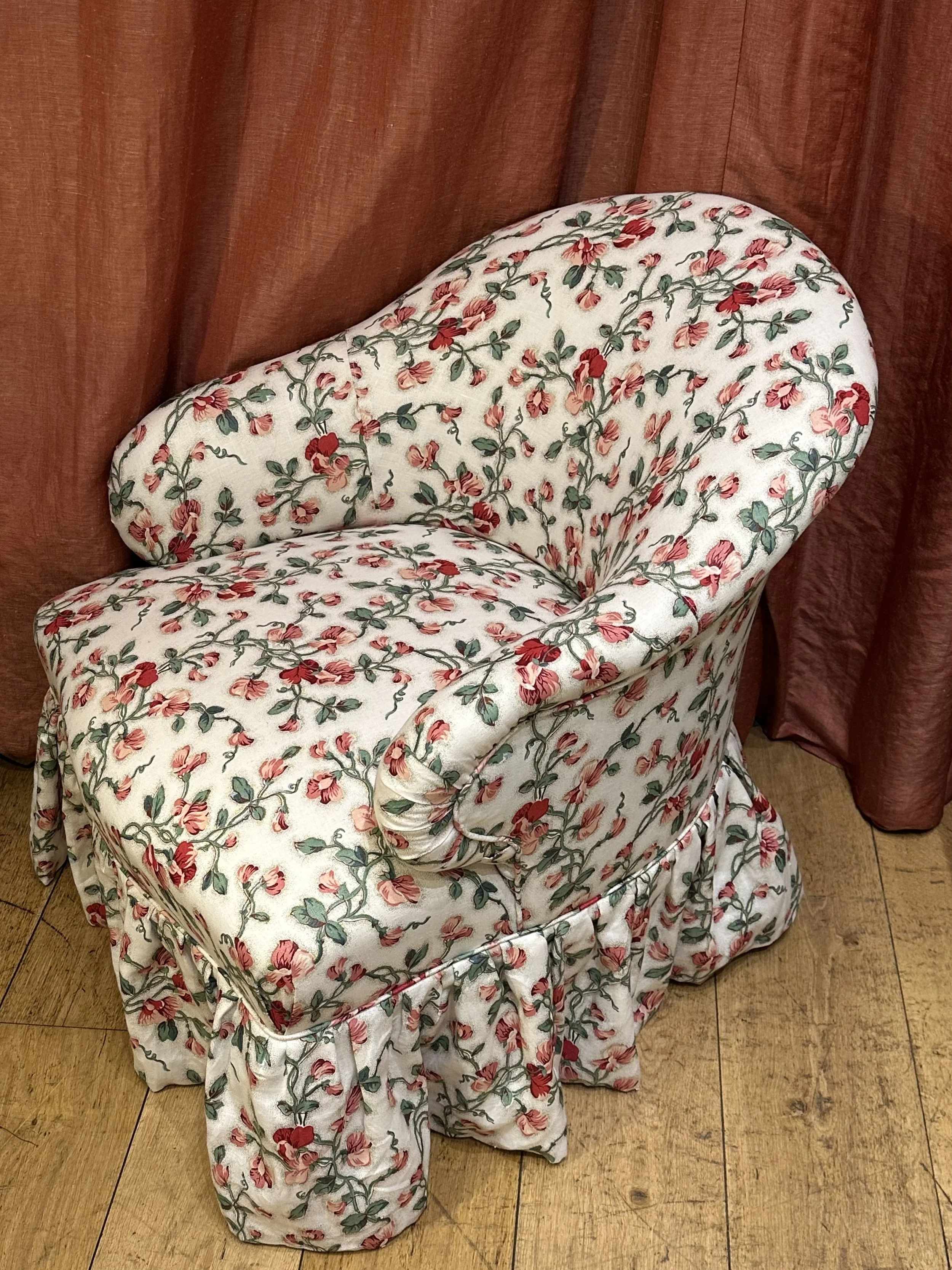 Slipper Chair 04.jpg