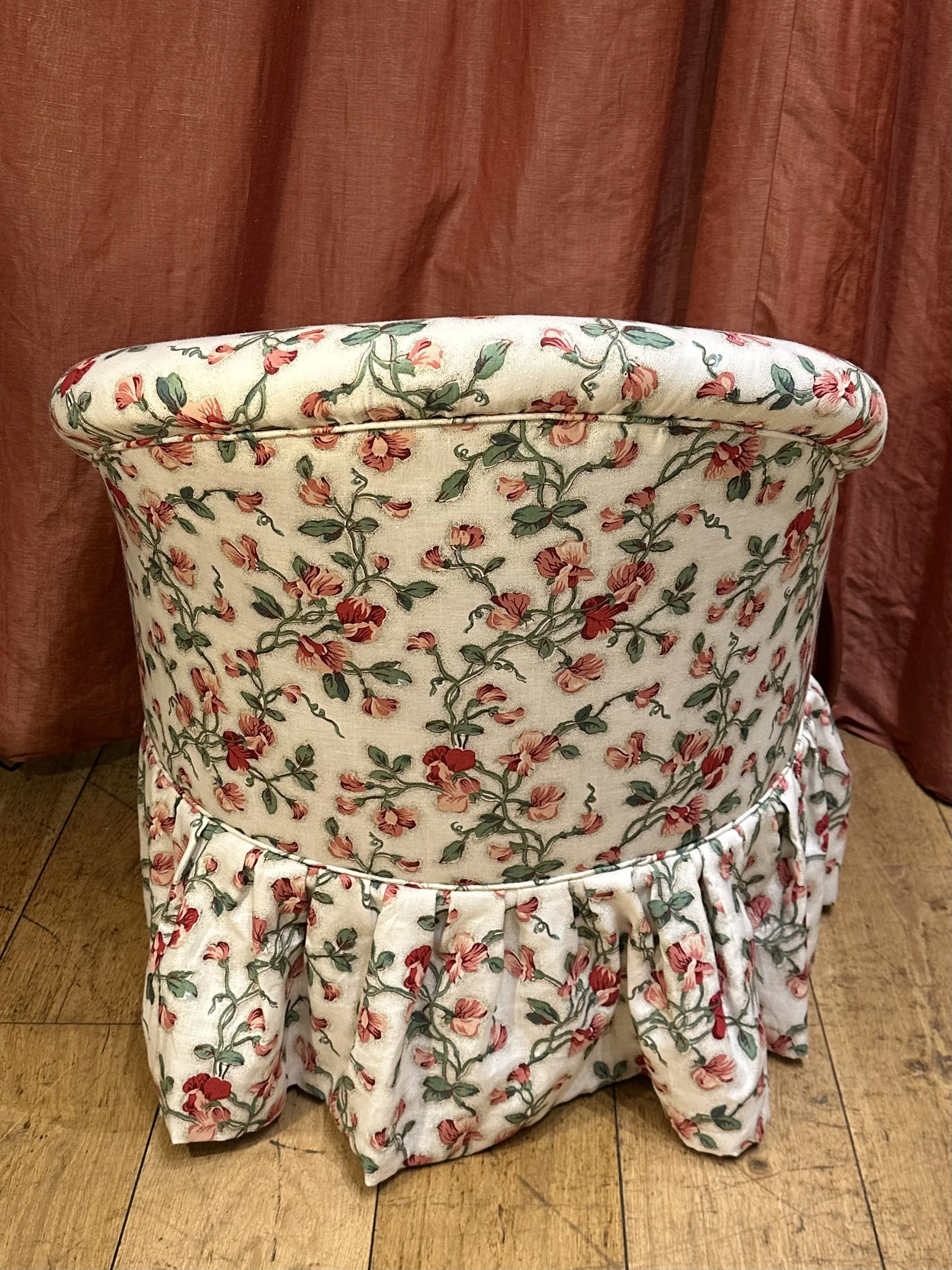 Slipper Chair 05.jpg