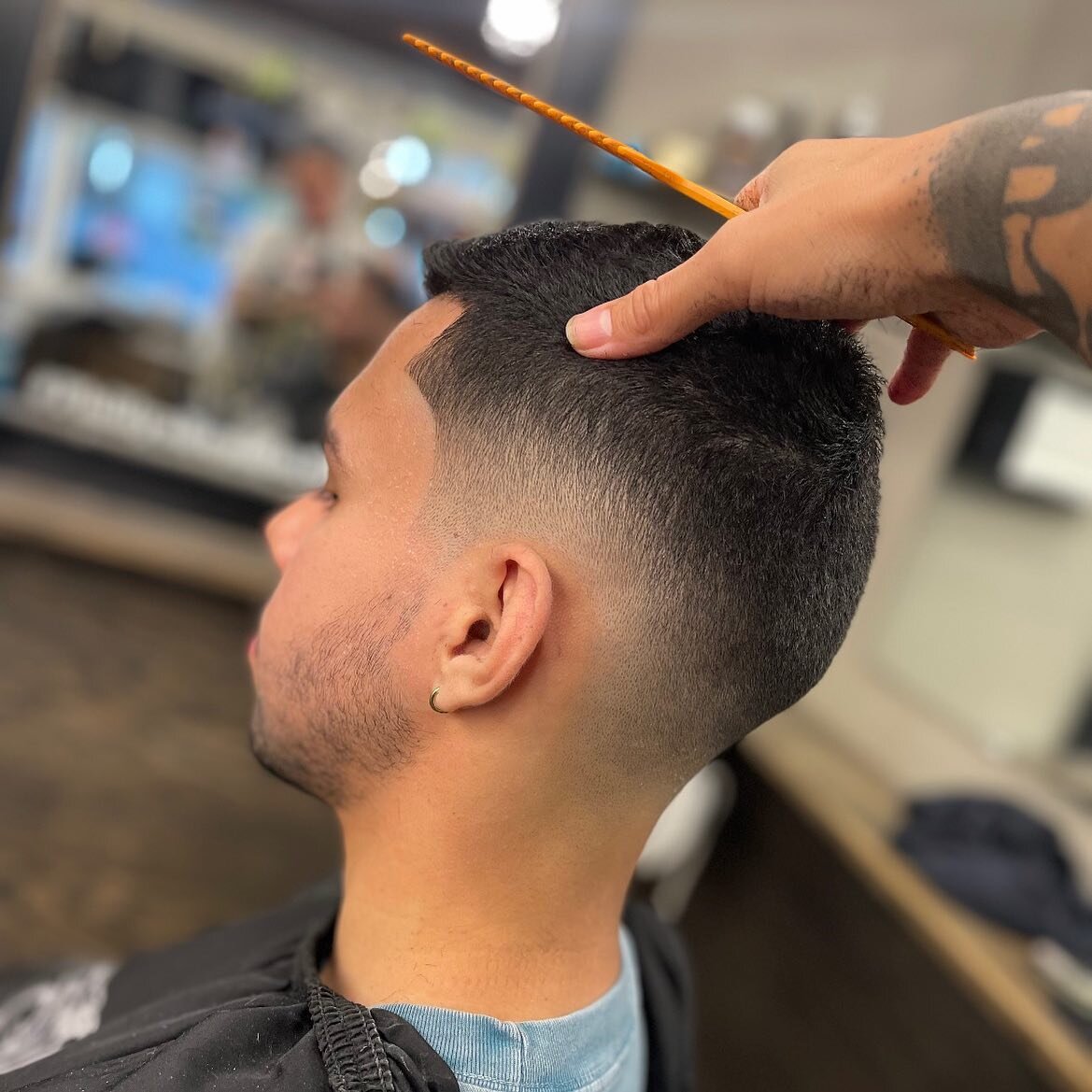 Medium Skin Drop Fade

#BestHaircutEver #PhillysBestBarber #PhillyBarber #PhillyBarbers #PhillyBarbershop #Philly #phillyhair #Philadelphia #barbers #barbering #barberlove #traditionalbarber #barberlife  #menshair #100kbarber