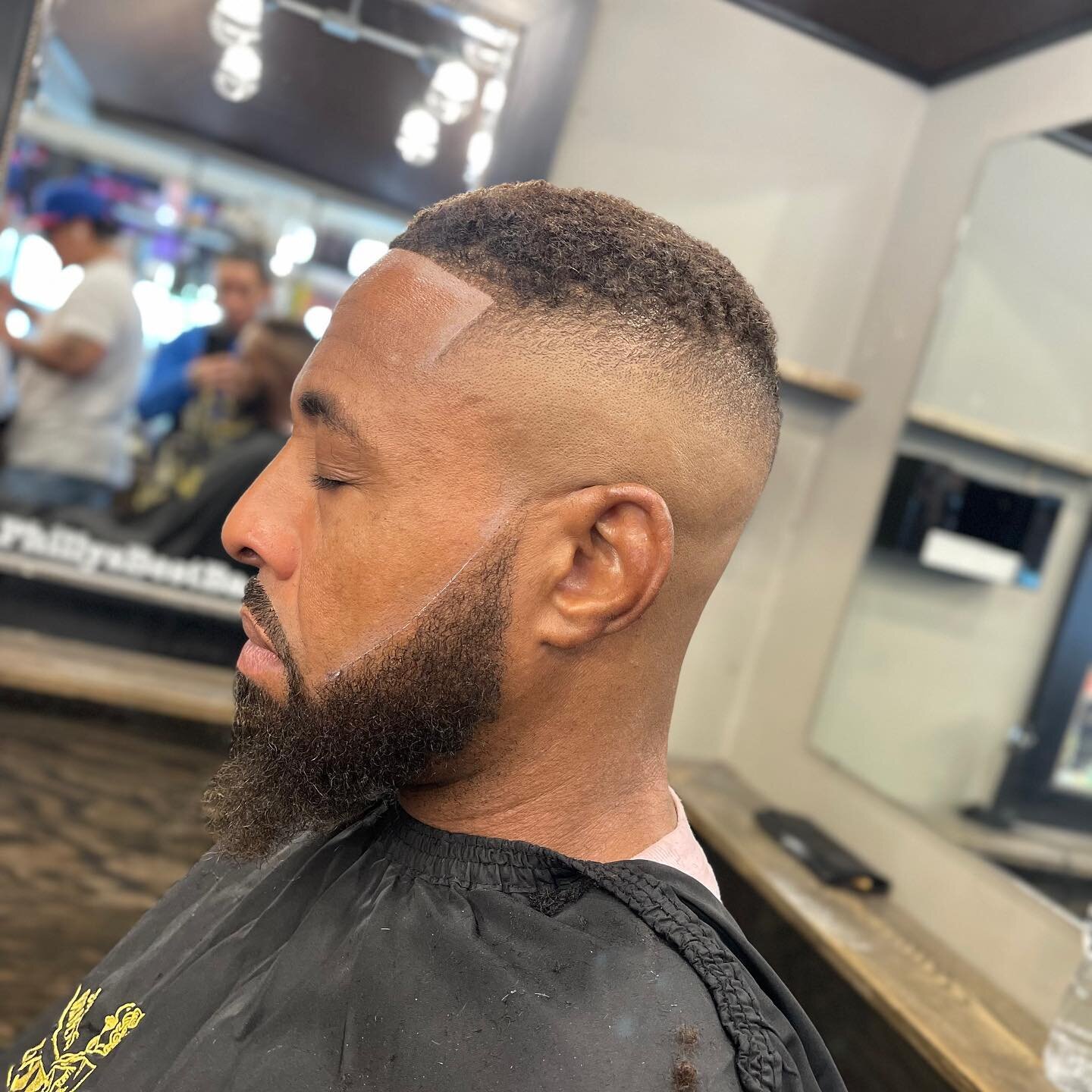 Smash that like button for this bald fade!

#BestHaircutEver #PhillysBestBarber #PhillyBarber #PhillyBarbers #PhillyBarbershop #Philly #phillyhair #Philadelphia #barbers #barbering #barberlove #traditionalbarber #barberlife  #menshair #100kbarber