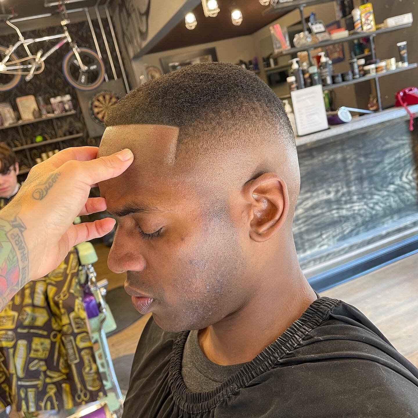 Slay Slay Slay!! 🔥

#BestHaircutEver #PhillysBestBarber #PhillyBarber #PhillyBarbers #PhillyBarbershop #Philly #phillyhair #Philadelphia #barbers #barbering #barberlove #traditionalbarber #barberlife  #menshair #100kbarber