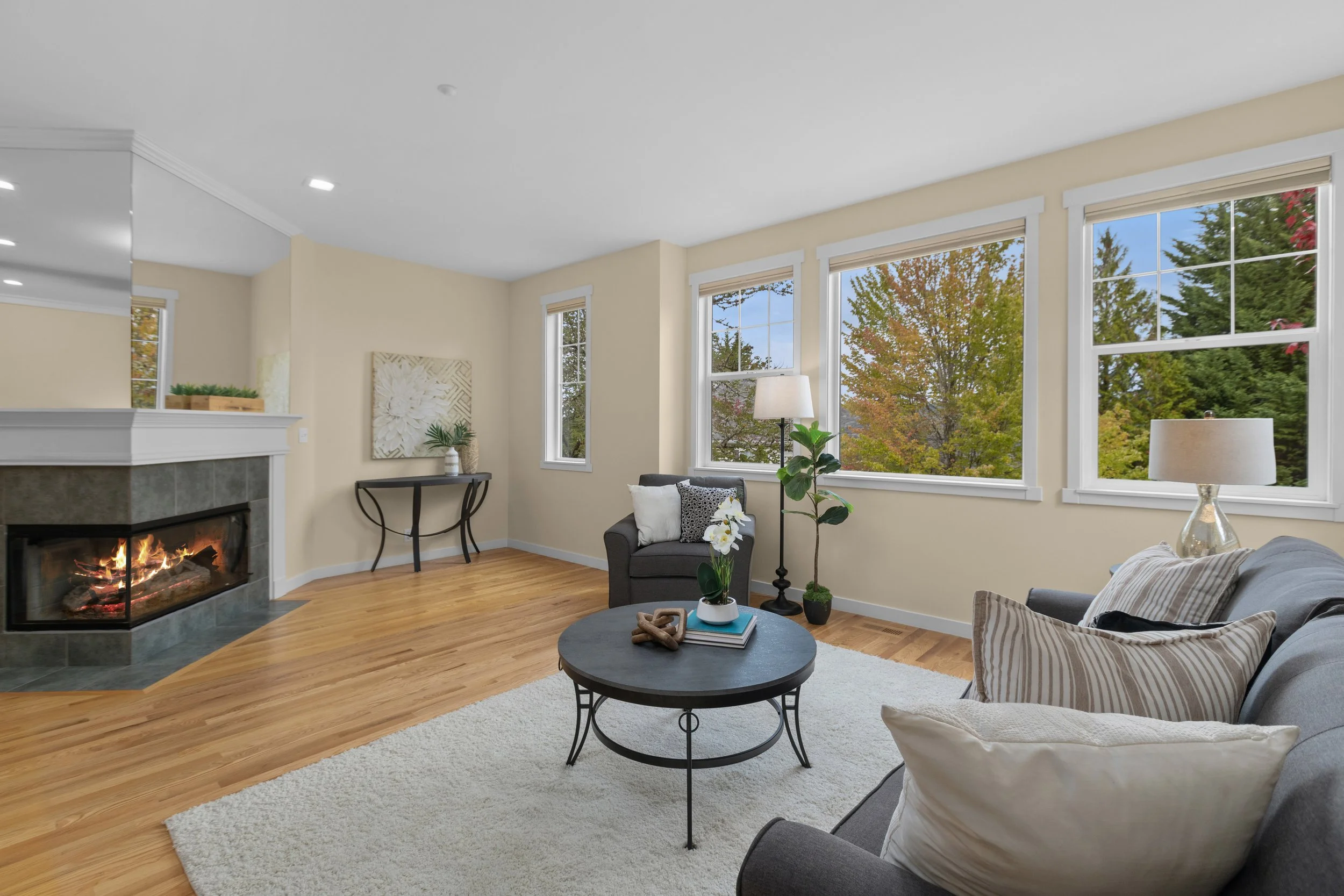 9 - Family Room 2.jpg