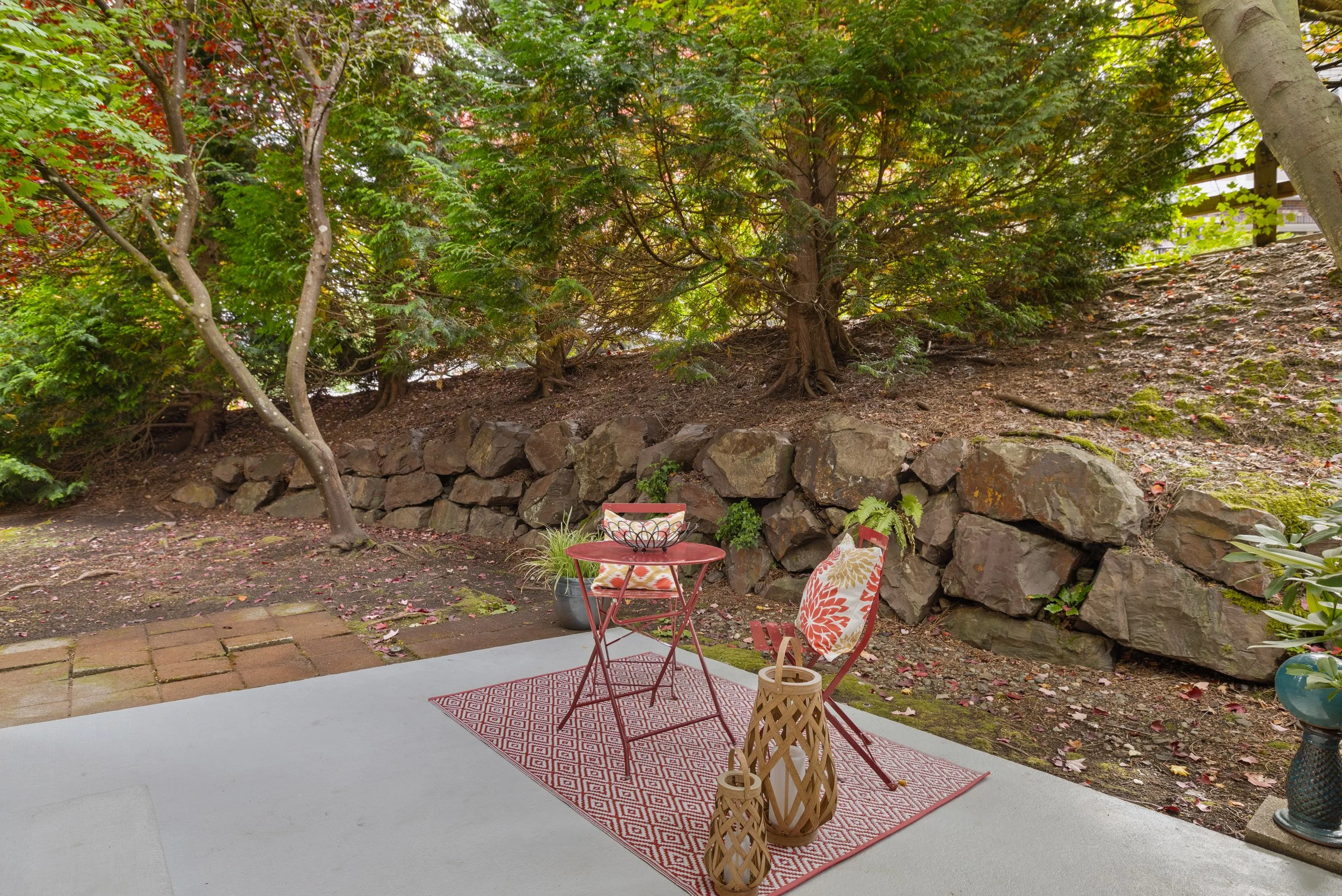 39 - Patio 2.jpg