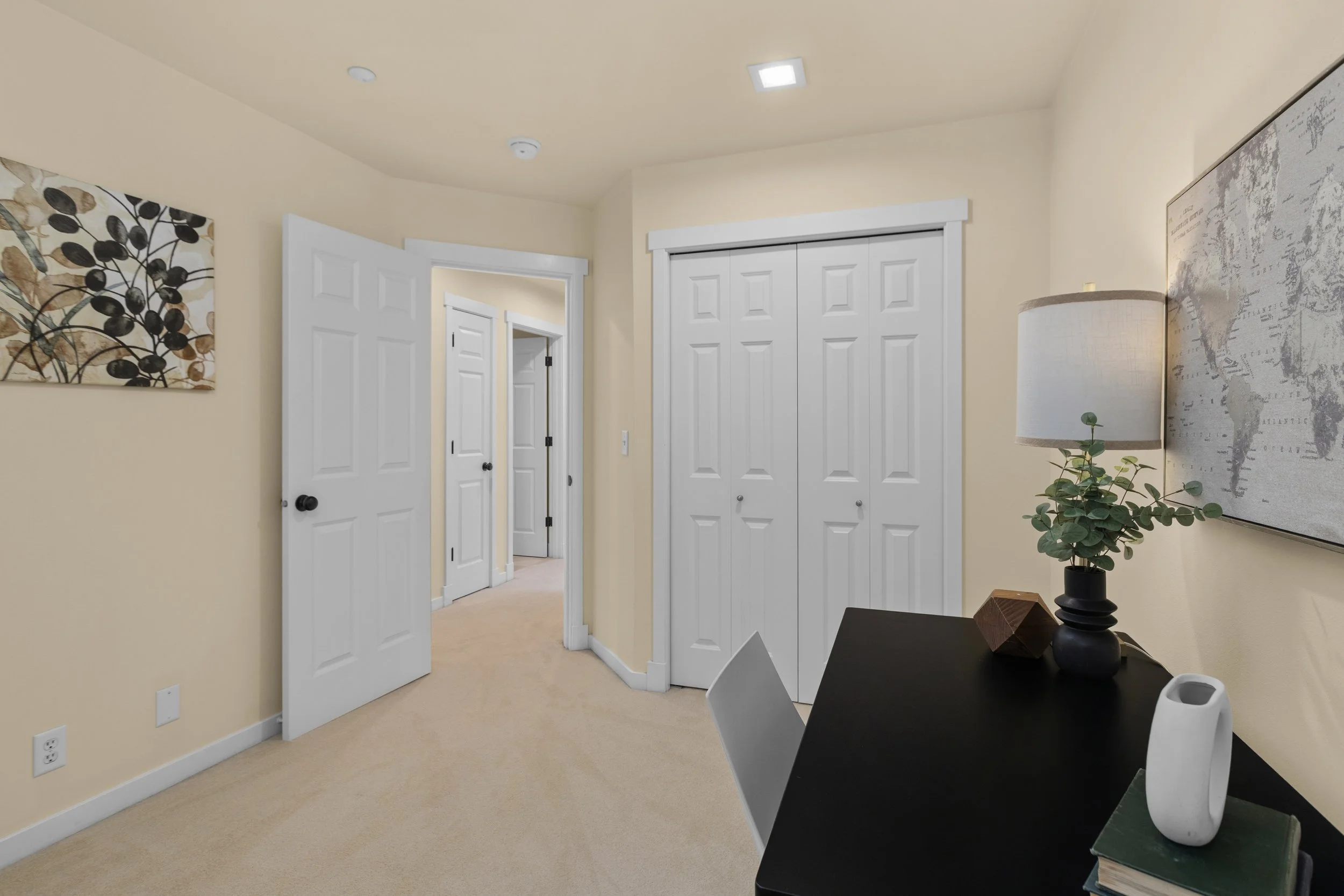 32 - 1 Bedroom 2.jpg
