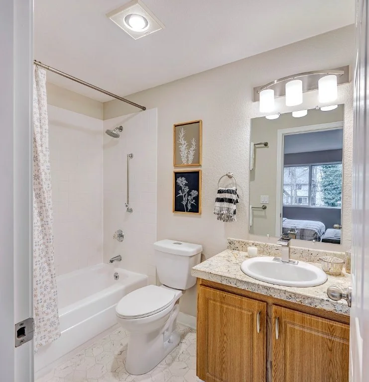 bathroom primary.jpg