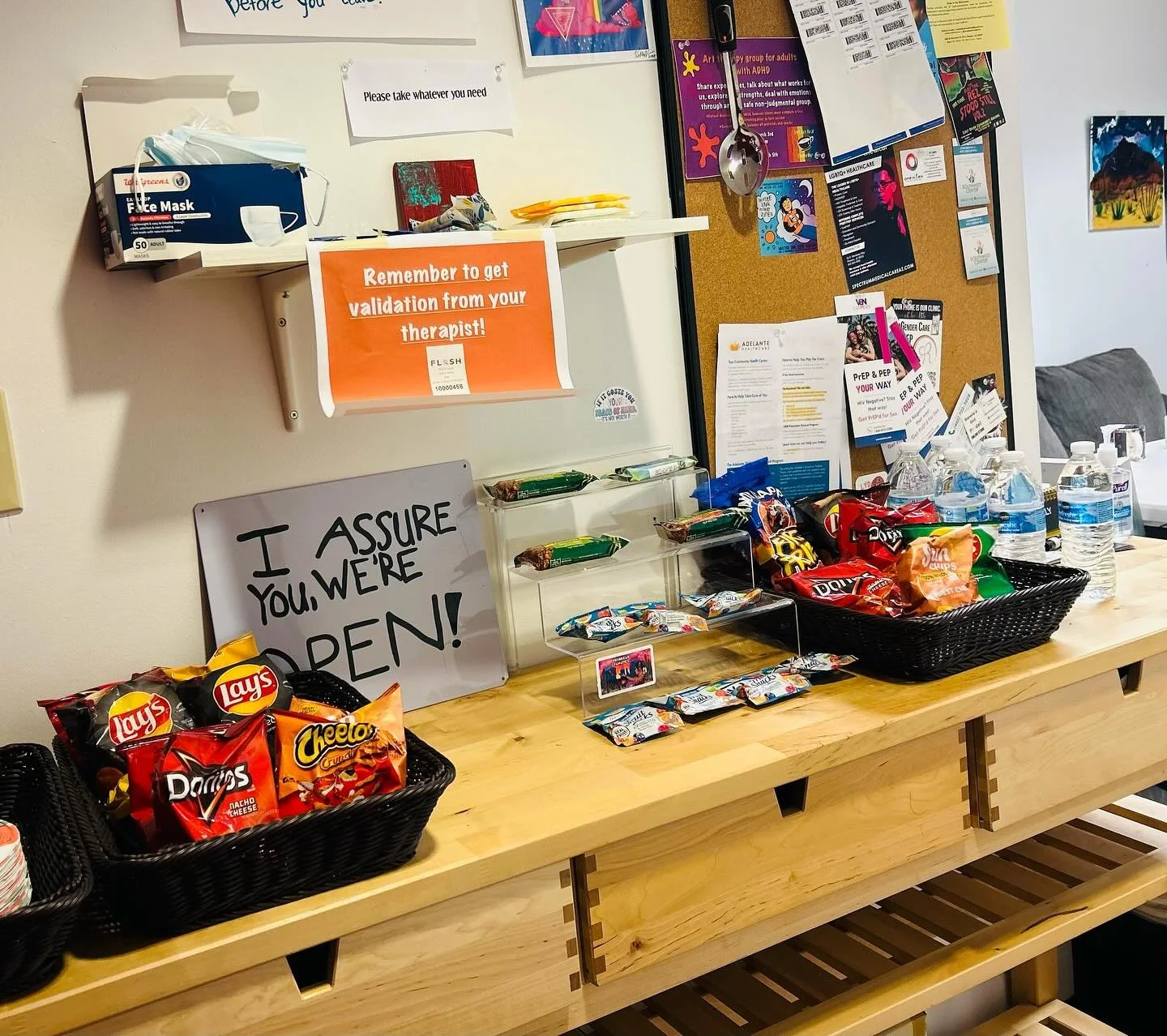 ✨ ABOUT THE SPACE: ✨ 

The entry table. Our goal is that you feel at home as soon as you walk into the office for your group or individual session. We always have snacks, cold (or room temp!) water and hot coffee. Hygiene items and information about 