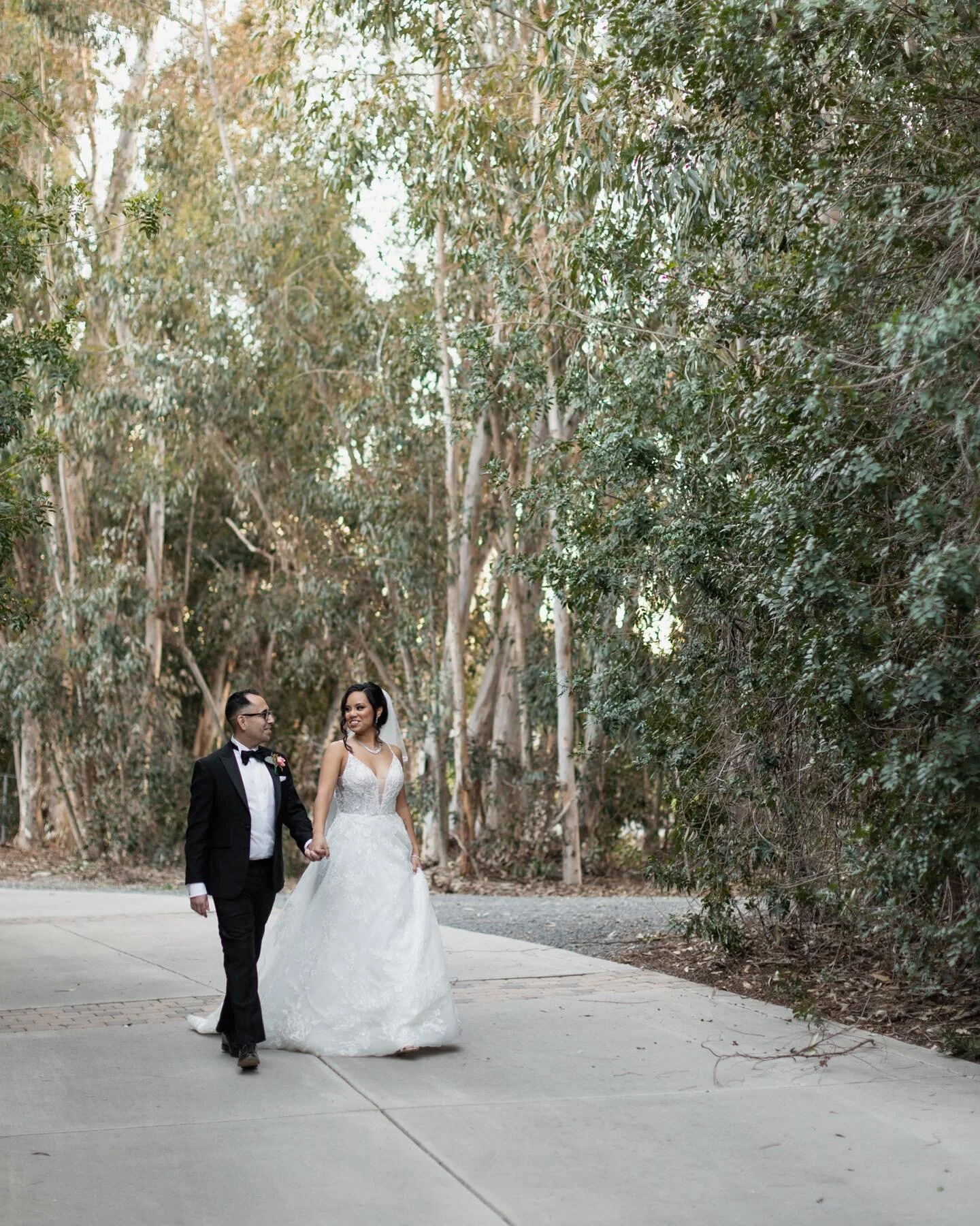 Triple header weekend of weddings! Wish me luck ✨

__
#weddingseason #weddingphotography #sandiegoweddings #sandiegoweddingphotographer #sdweddings #sdweddingphotographer #weddingdress #couplephotography #coupleportrait #coupleposes #weddinginspo