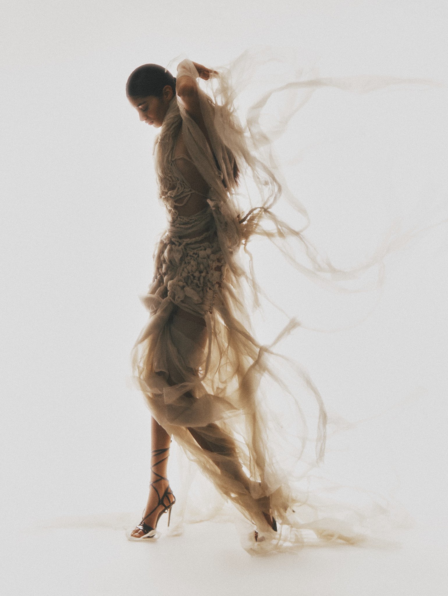 marie_claire_mexico_el_peso_del_aire (23)