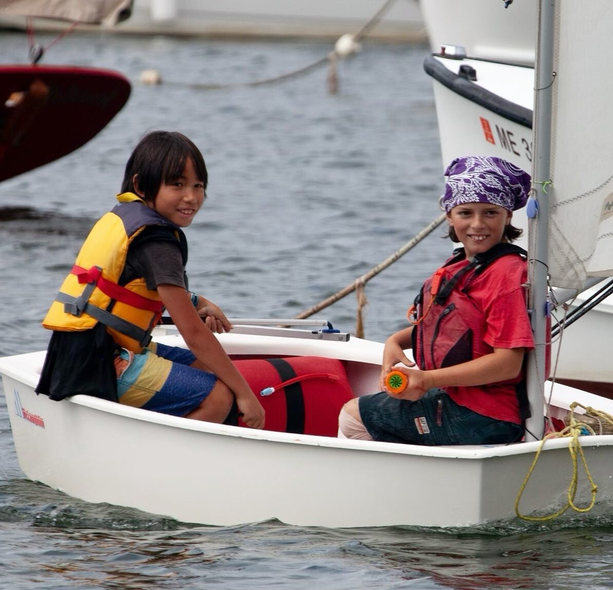 Calling all Opti Sailors! ⛵️💙 Classes start 6/19! 👀 Come join us. 
📷: @tommynorgang 
#kidswhosail #optisailing #kseacountdown #summer2023