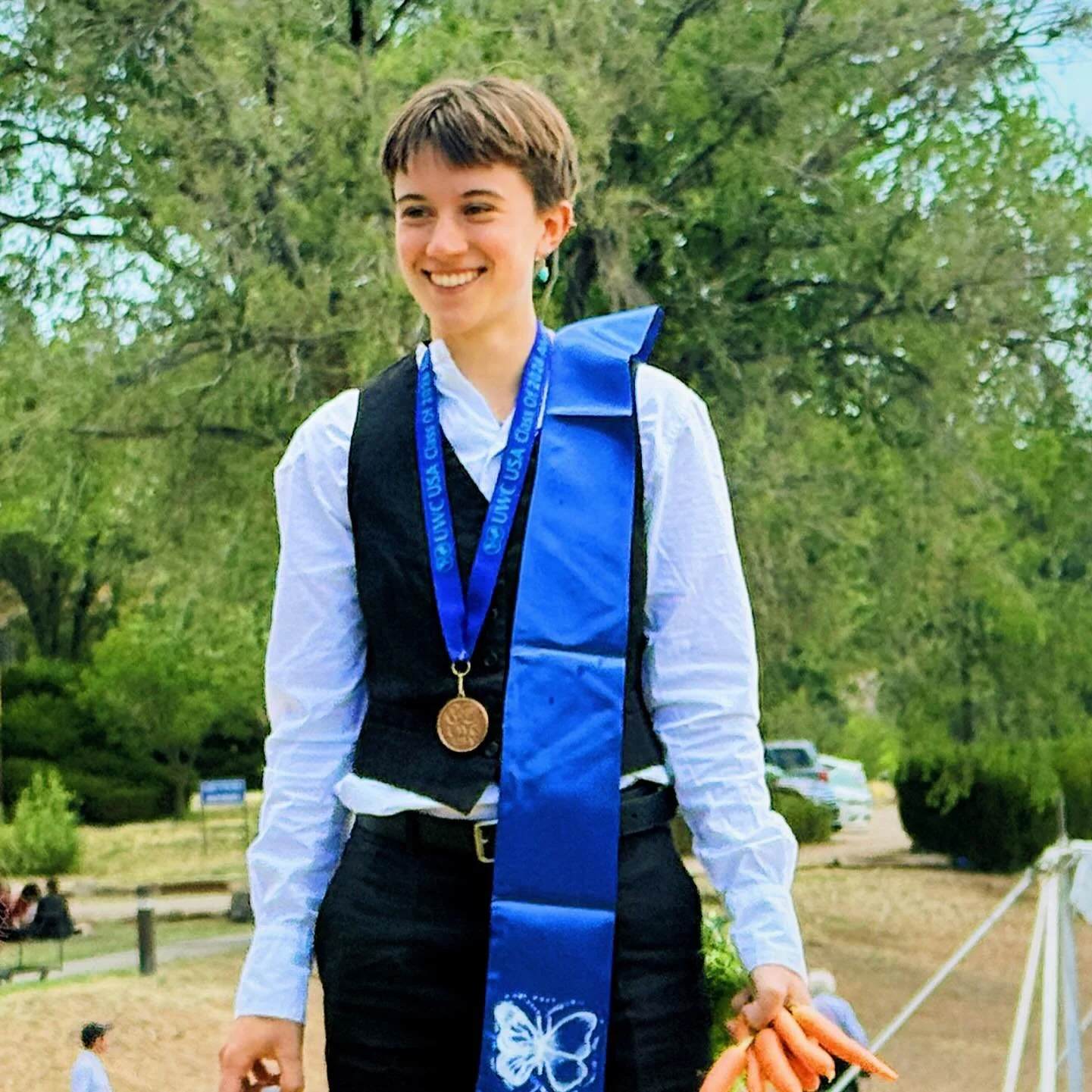 Today, KSEA is excited to welcome back JI Oona McPhearson! Oona will teach in the mornings and continue to tear it up on race team in the afternoons (you might recognize them from their numerous KSEA wins!!) 

Oona says: "Hello! My name is Oona 