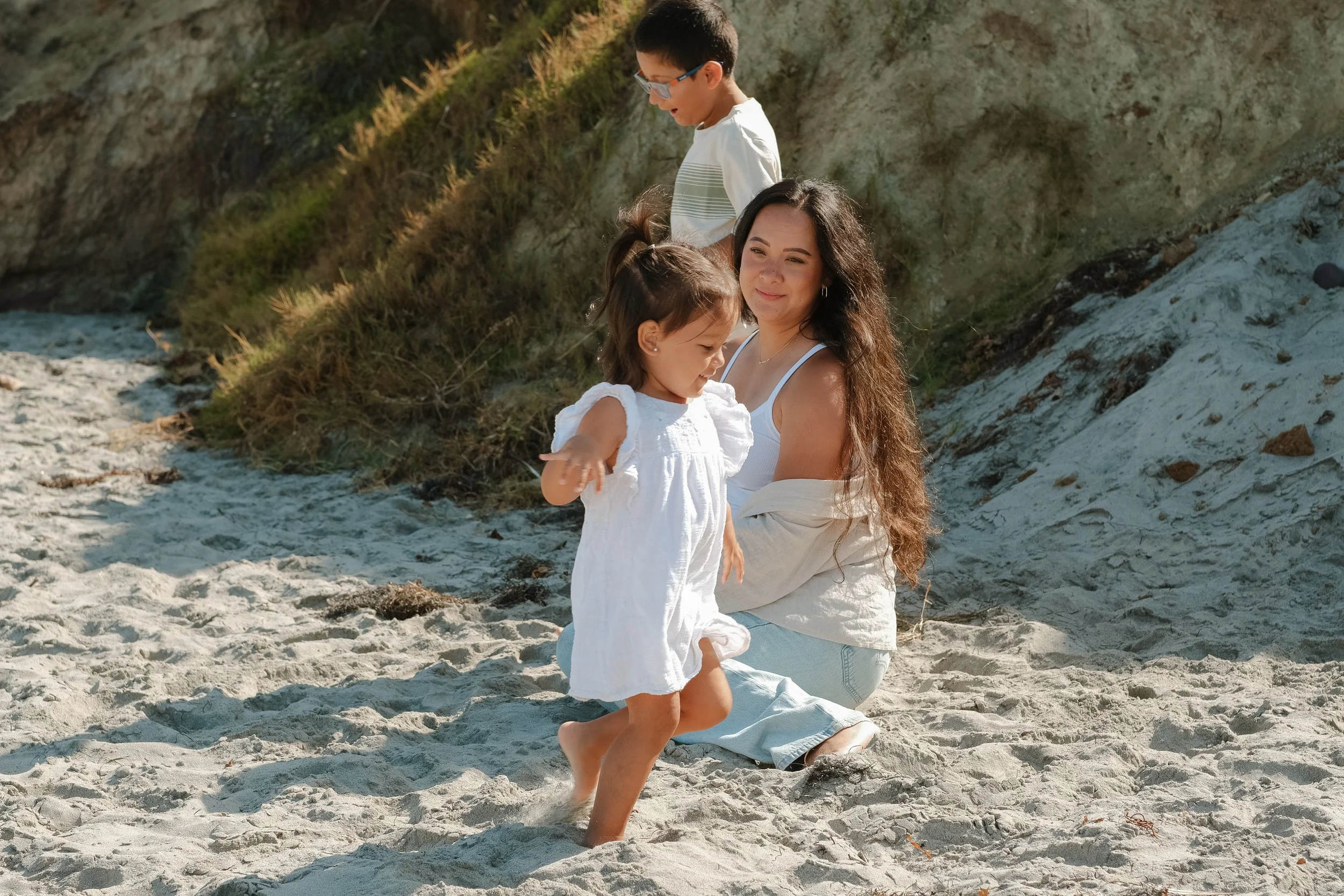 FamilyBeachSession-3745.jpg