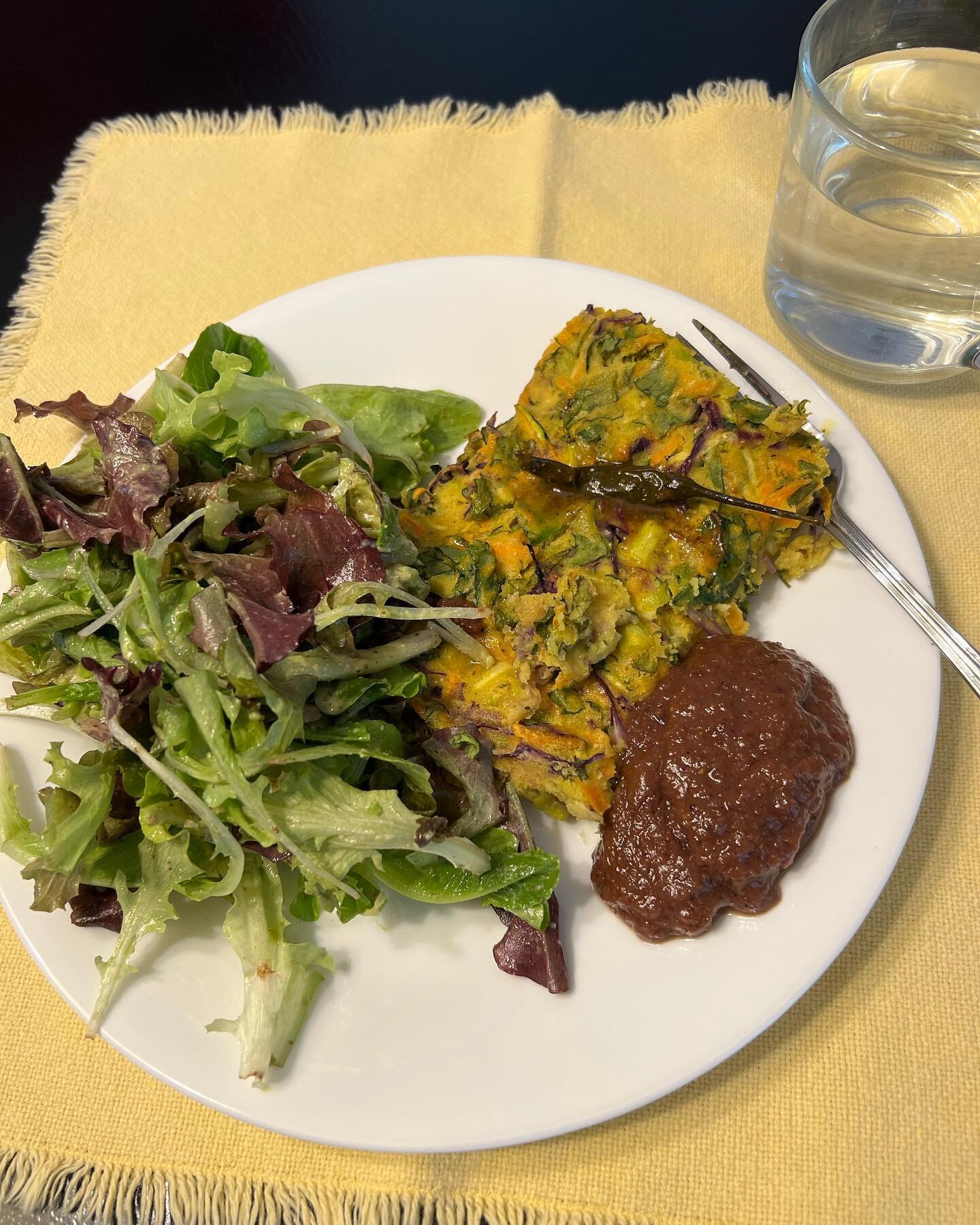 Vegetable Pie (or savory pancakes)!! @divyaalter For lunch or dinner, use seasonal vegetables. This one has purple cabbage, shredded carrots, and shredded zucchini!! Brilliant! 🍽 Serve with salad and raisen-cranberry sauce from @divyas.nyc #ayurveda