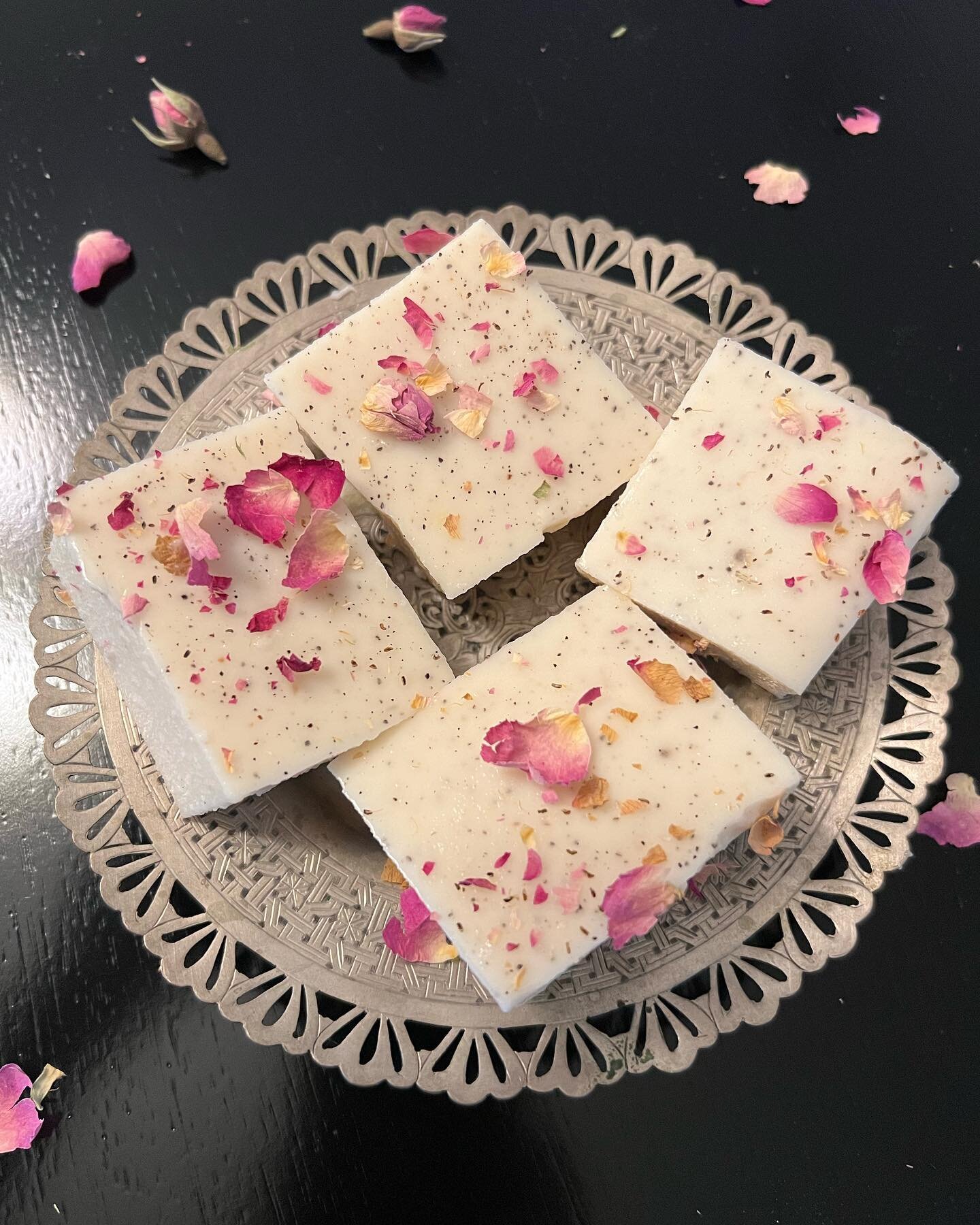 Almond Rose Delight!! From @divyaalter cookbook &ldquo;what to eat for how you feel&rdquo; Amazingly delicious, gelatinous morsels that will transport you to the Mediterranean!! Sweet, rose flavored treats that are vegetarian and vegan! 😋 #ayurvedac