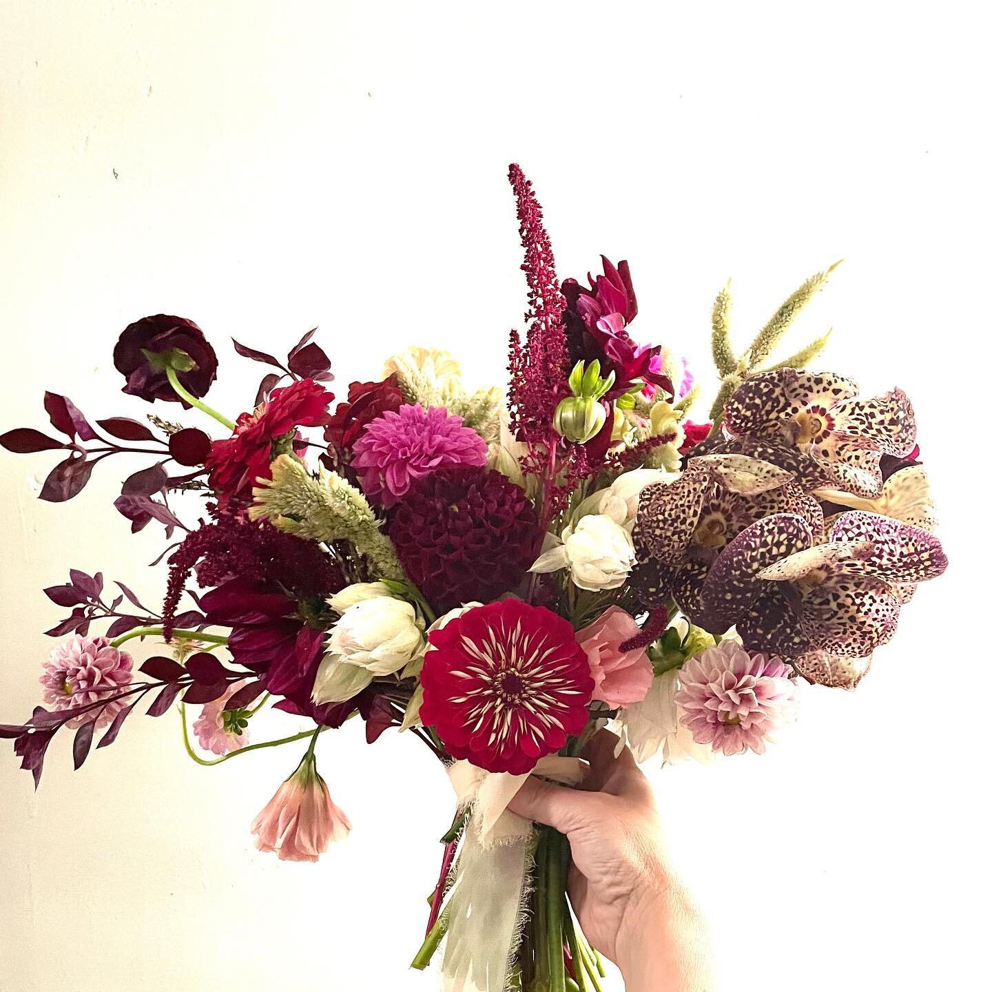 wedding bouquet for the lovely @murkat411 💕 featuring flowers from @midtownbramble, @3porchfarms, and some really special blooms from @flowerslocalmemphis - she grew the gorgeous benary&rsquo;s giant zinnias specifically for this wedding (!) after I