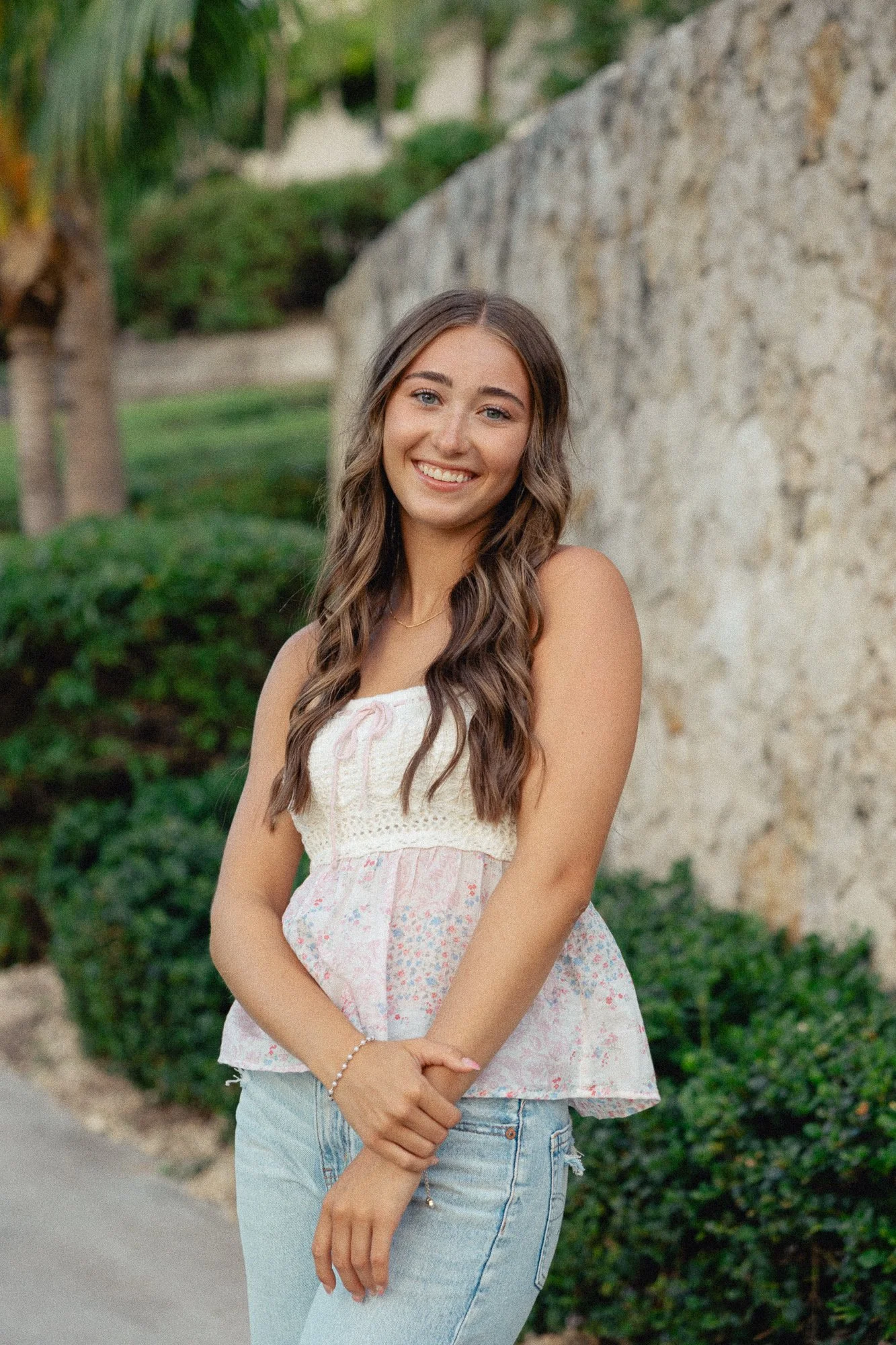 senior-photos-at-the-kimpton-seafire-grand-cayman-01.jpg