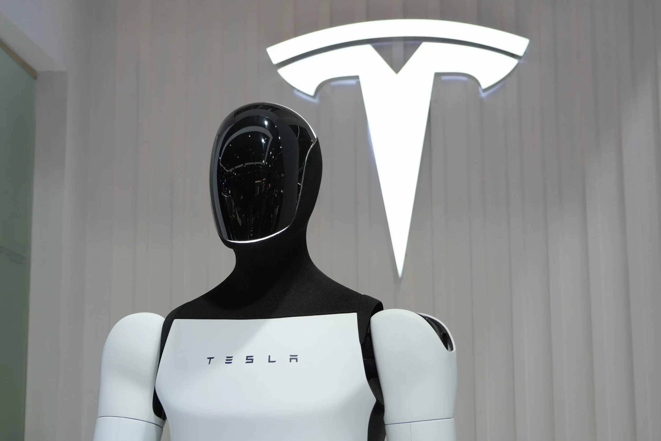Tesla's Robots: The Dawn of a $40 Trillion Revolution