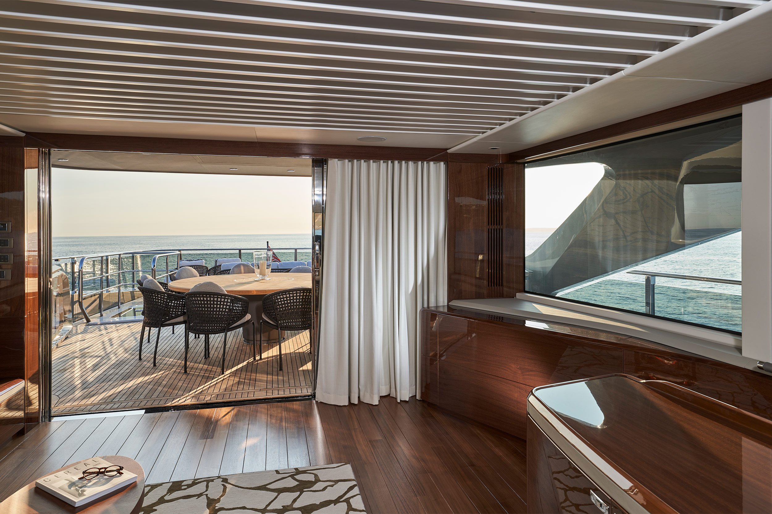 Princess_Yachts_Australia_X95_Interior_Sky_Lounge_1.jpg