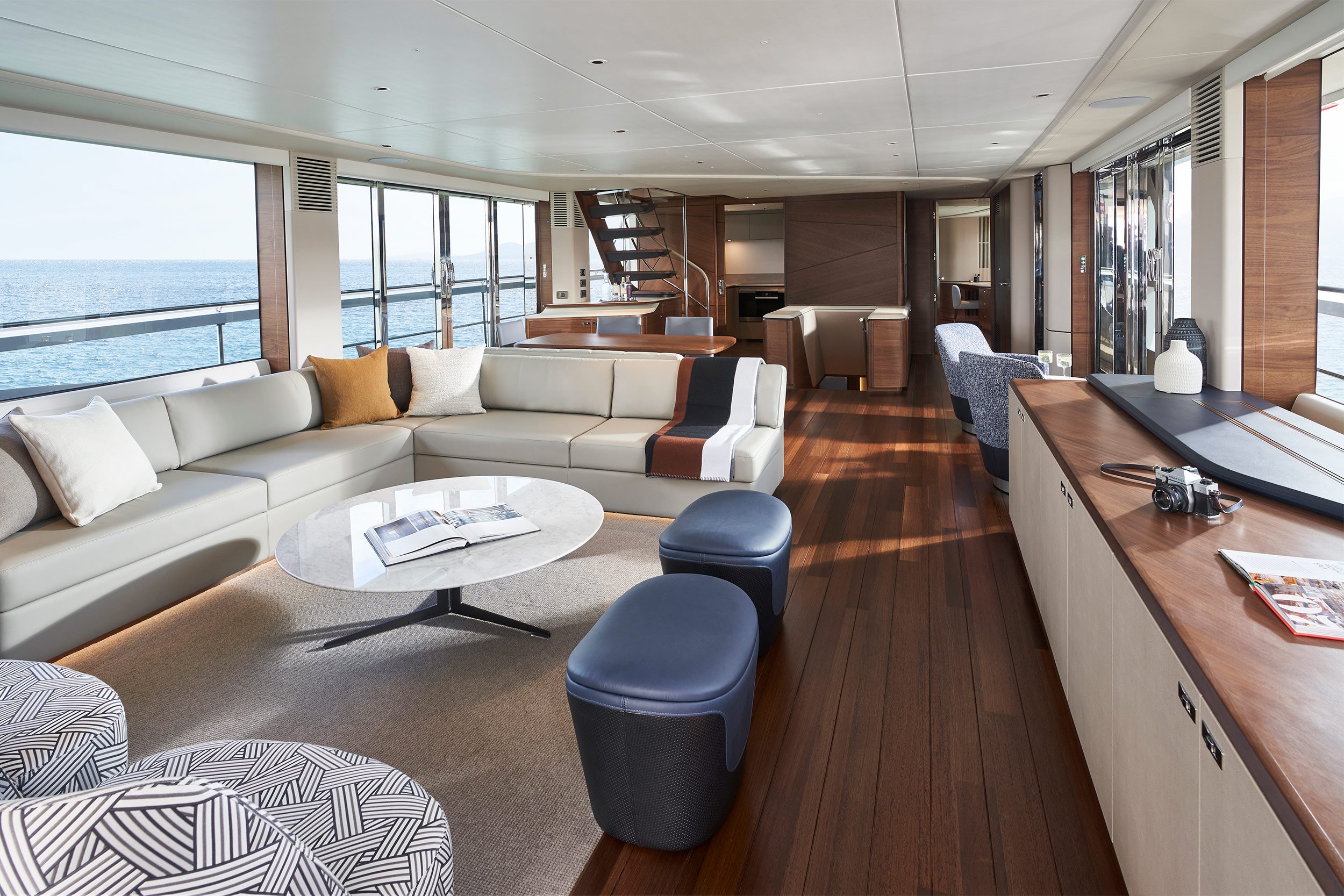 Princess_Yachts_Australia_X95_Saloon_1.jpg