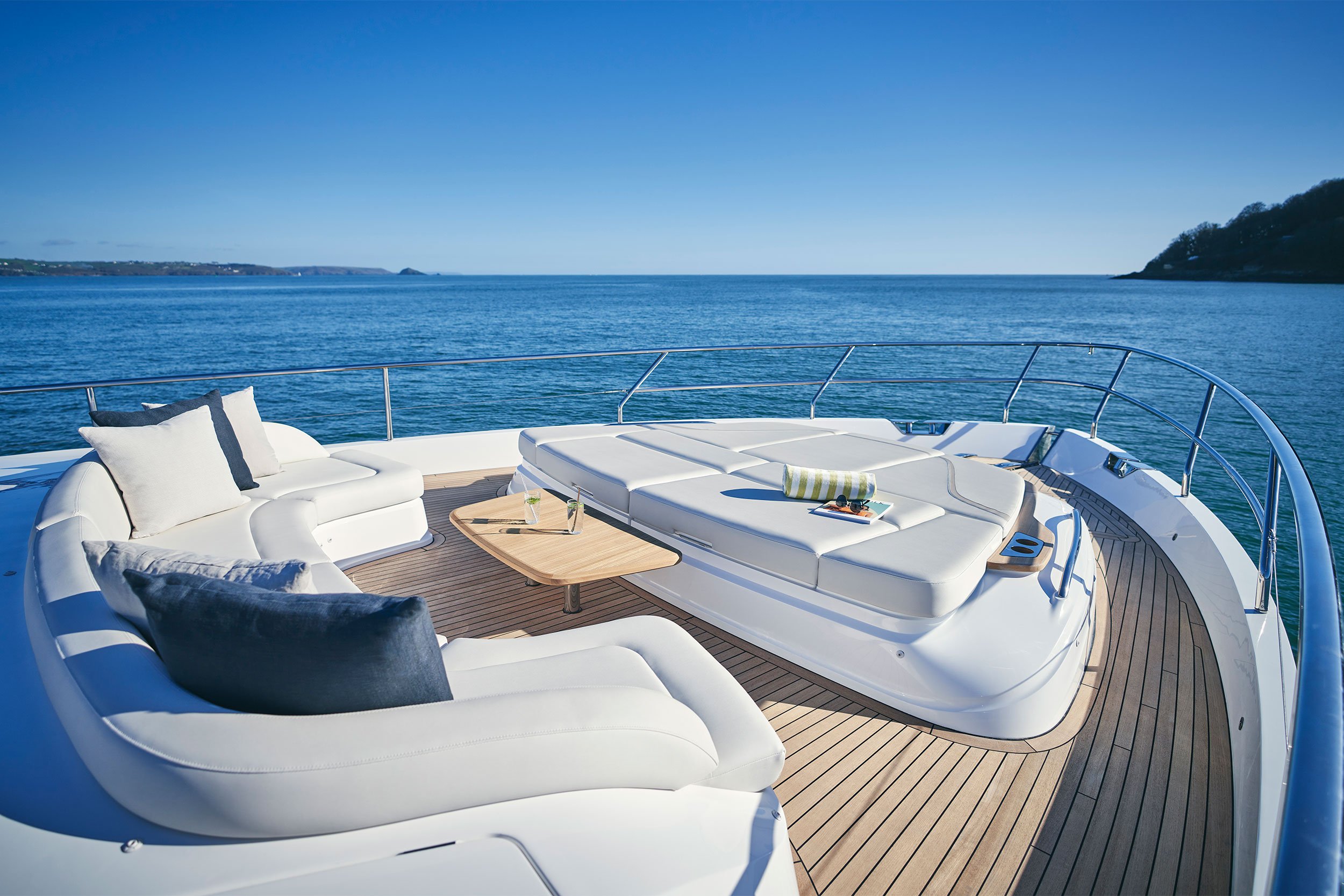 Princess_Yachts_Australia_Y72_Bow_Seating_1.jpg