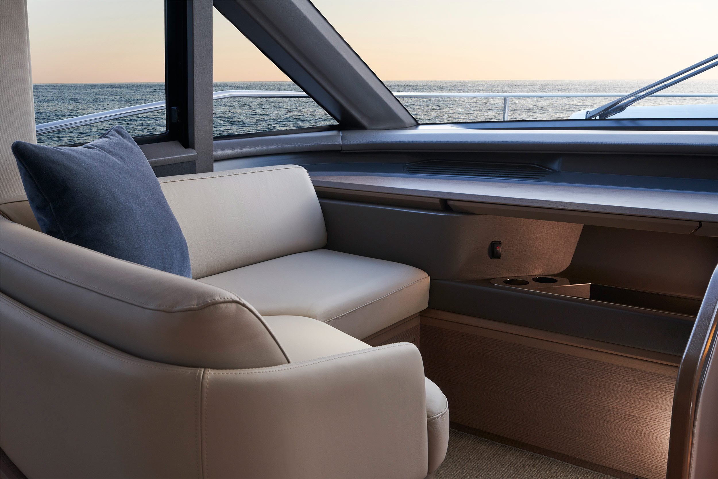 Princess_Yachts_Australia_Y72_Seat_1.jpg