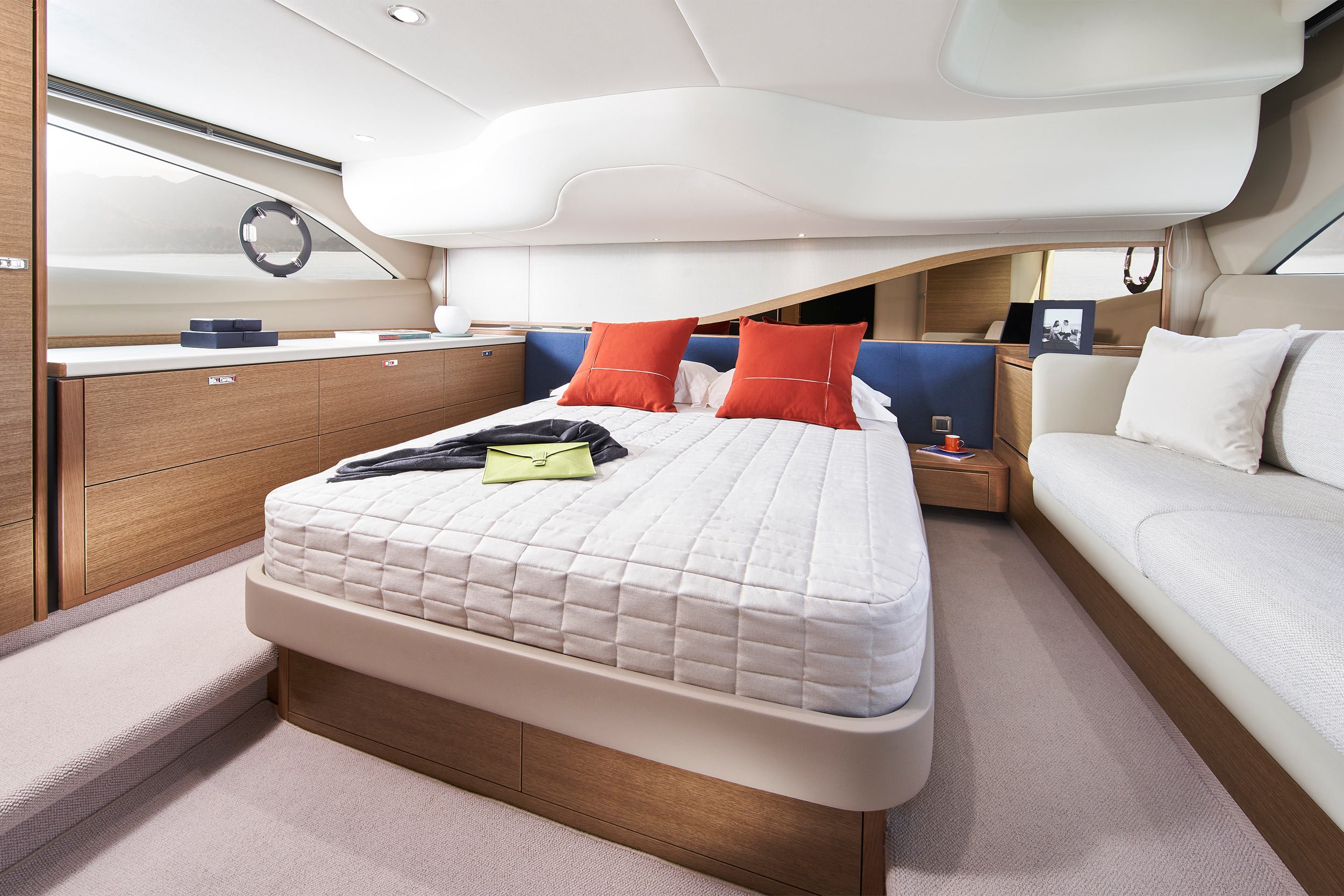 Princess_Yachts_Australia_F45_Stateroom_1.jpg