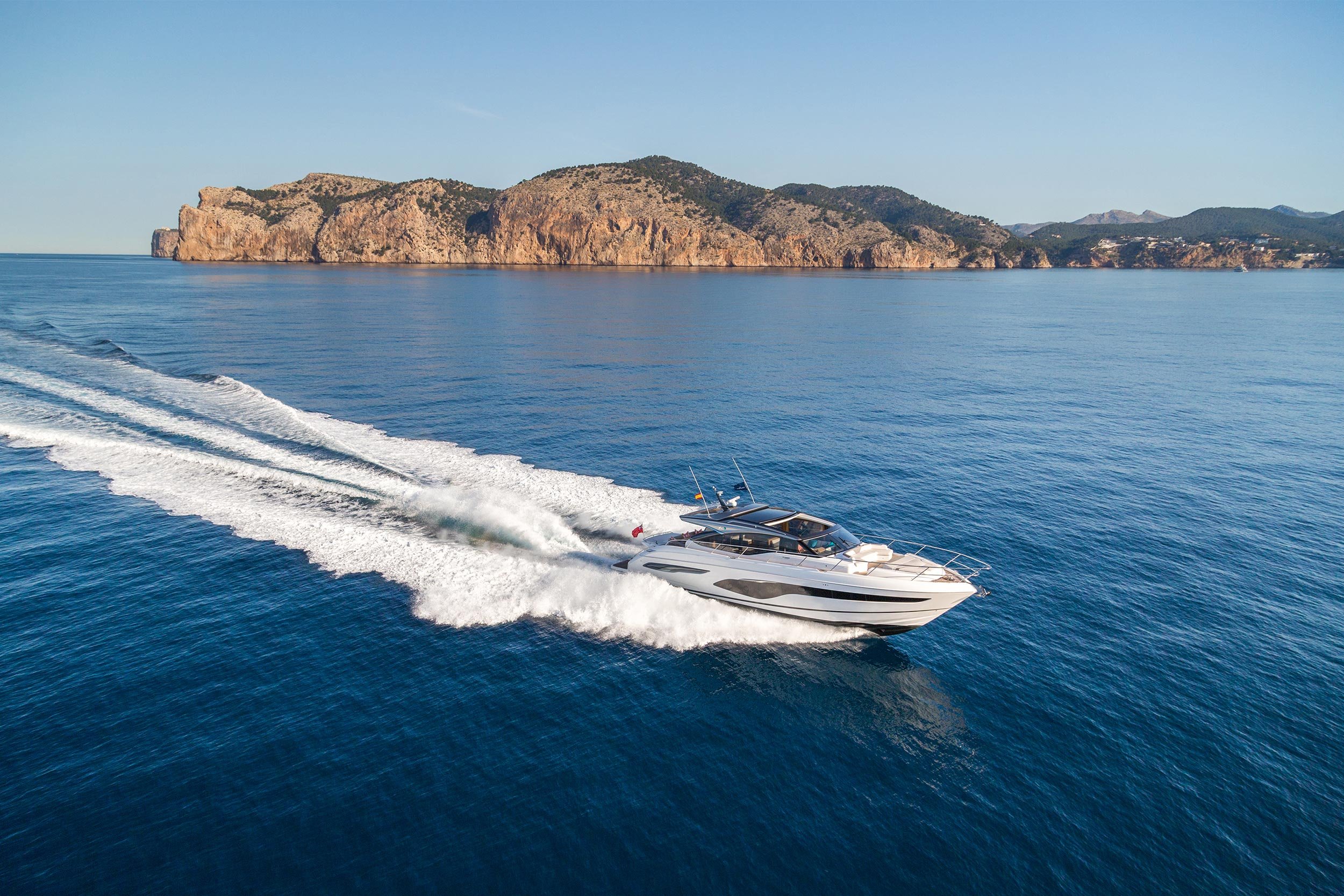 Princess_Yachts_Australia_V65_Exterior_1.jpg