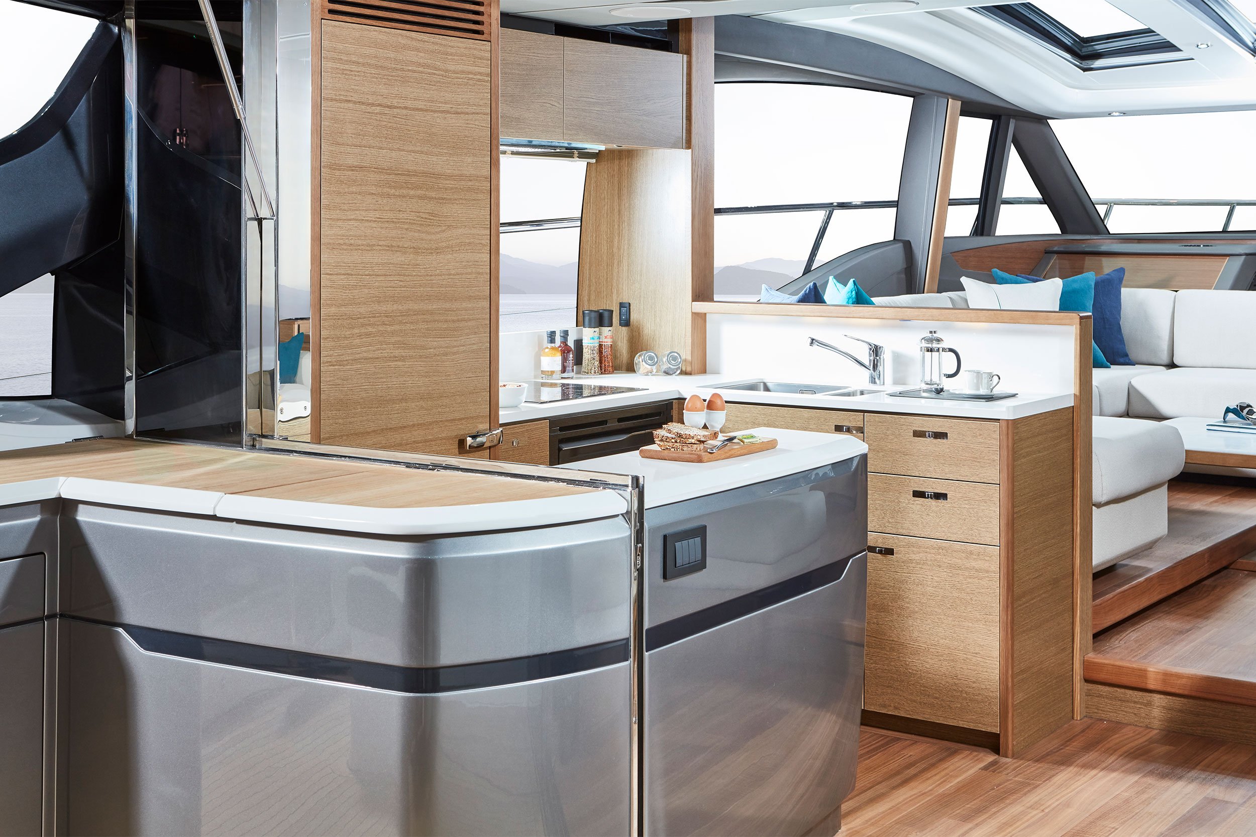 Princess_Yachts_Australia_V65_Galley_1.jpg