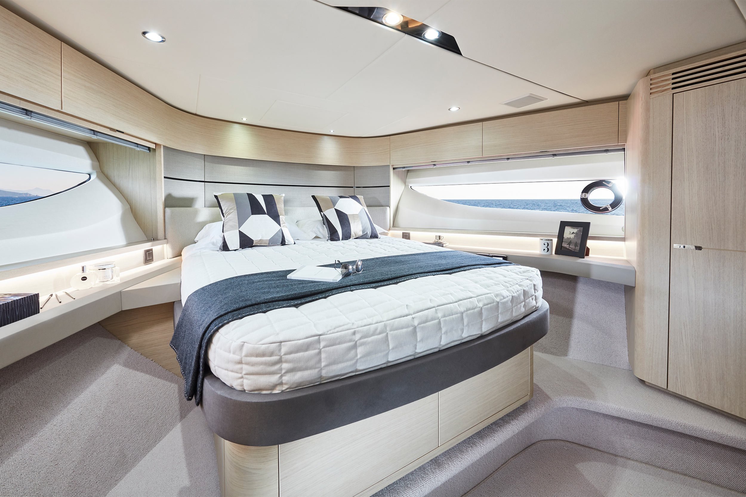 Princess_Yachts_Australia_V60_Forward_Cabin_1.jpg