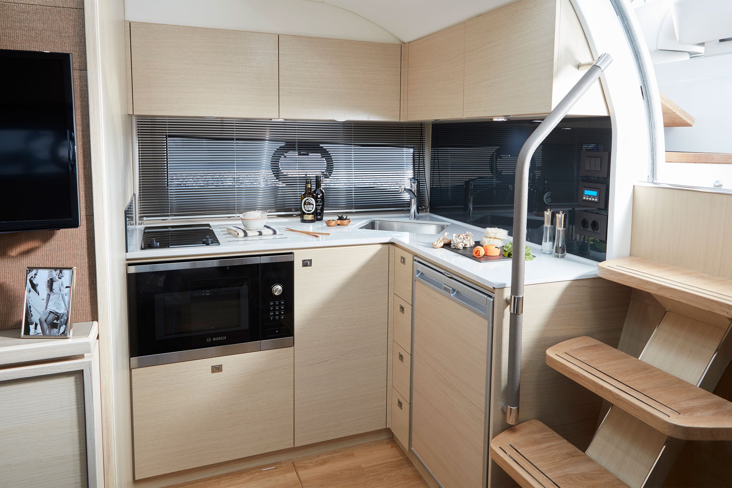 Princess_Yachts_Australia_V40_Galley_1.jpg