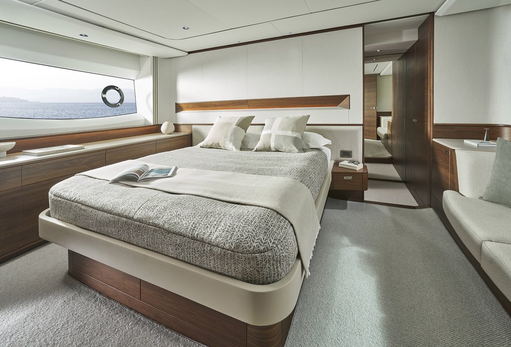 Princess_Yachts_F65_Owners_Stateroom.jpg