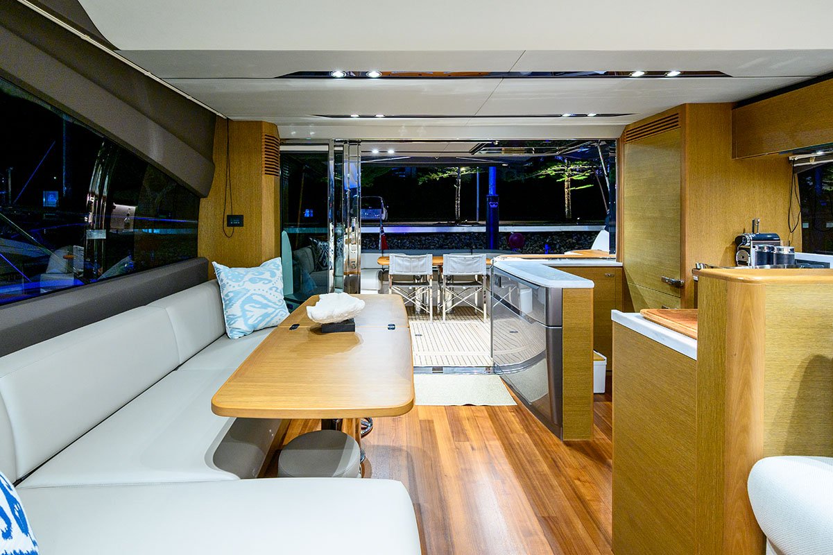 Princess_Yachts_V65_SOLIS_5550.jpg